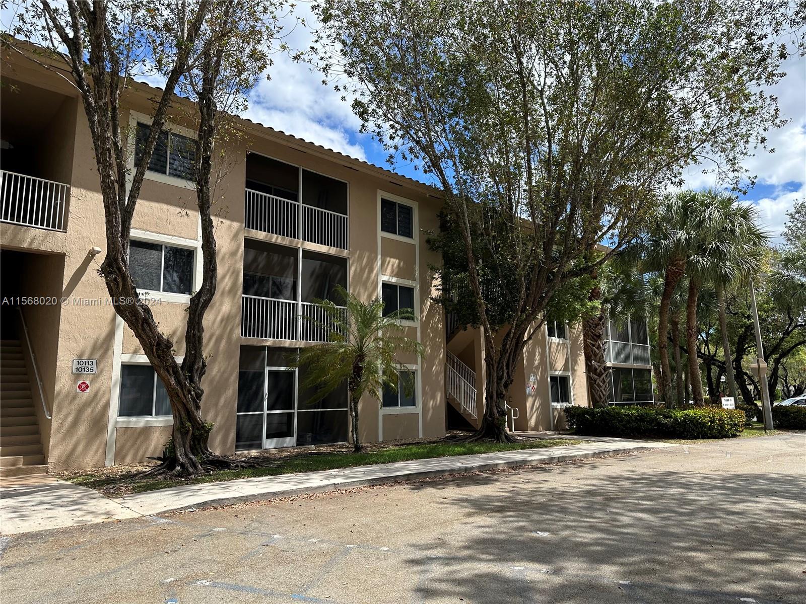 Apartamento à Venda in Coral Springs, FL