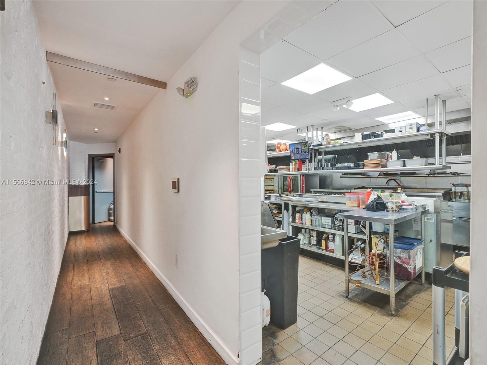 2415 Ponce De Leon Blvd, Coral Gables, Florida 33134, ,Businessopportunity,For Sale,2415 Ponce De Leon Blvd,A11566842