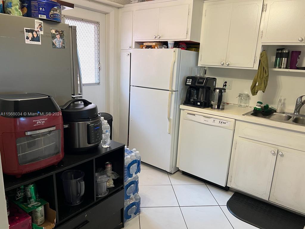 215 SE 3rd Ave 403A, Hallandale Beach, Florida 33009, 1 Bedroom Bedrooms, ,1 BathroomBathrooms,Residentiallease,For Rent,215 SE 3rd Ave 403A,A11568034