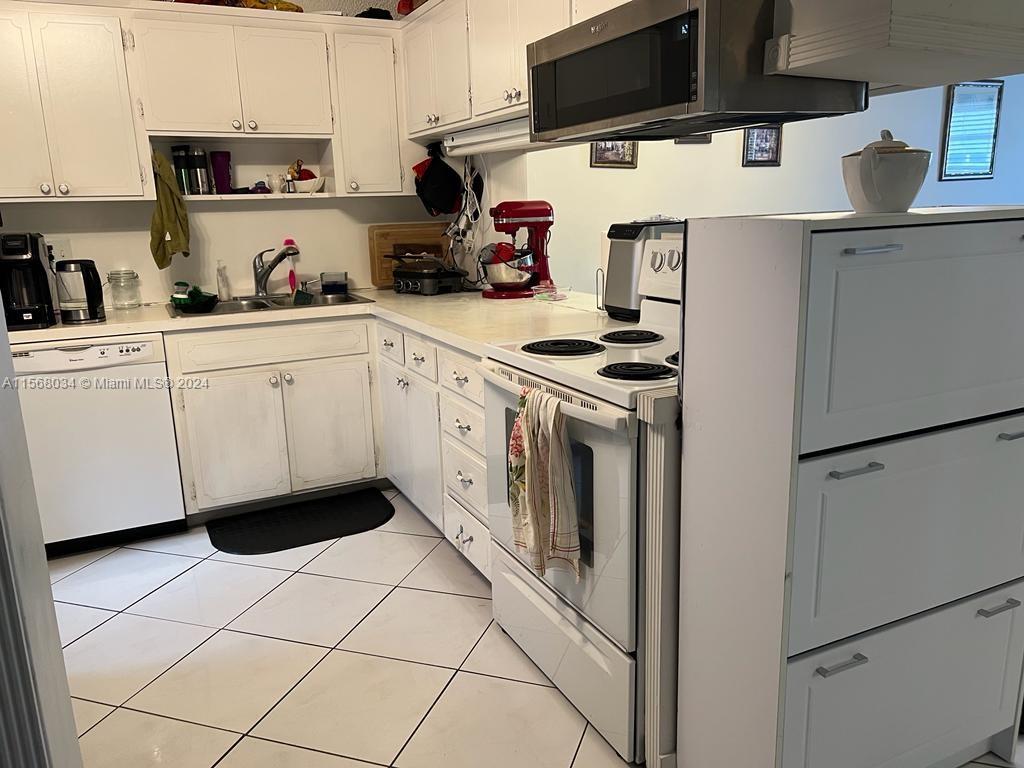 215 SE 3rd Ave 403A, Hallandale Beach, Florida 33009, 1 Bedroom Bedrooms, ,1 BathroomBathrooms,Residentiallease,For Rent,215 SE 3rd Ave 403A,A11568034