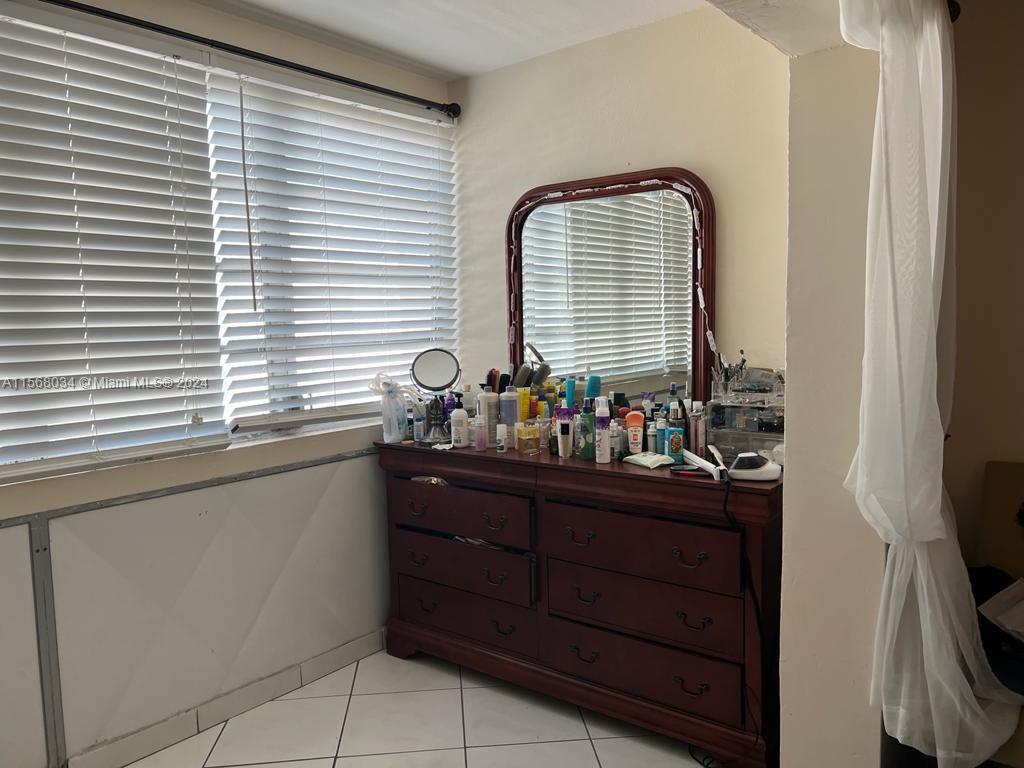 215 SE 3rd Ave 403A, Hallandale Beach, Florida 33009, 1 Bedroom Bedrooms, ,1 BathroomBathrooms,Residentiallease,For Rent,215 SE 3rd Ave 403A,A11568034