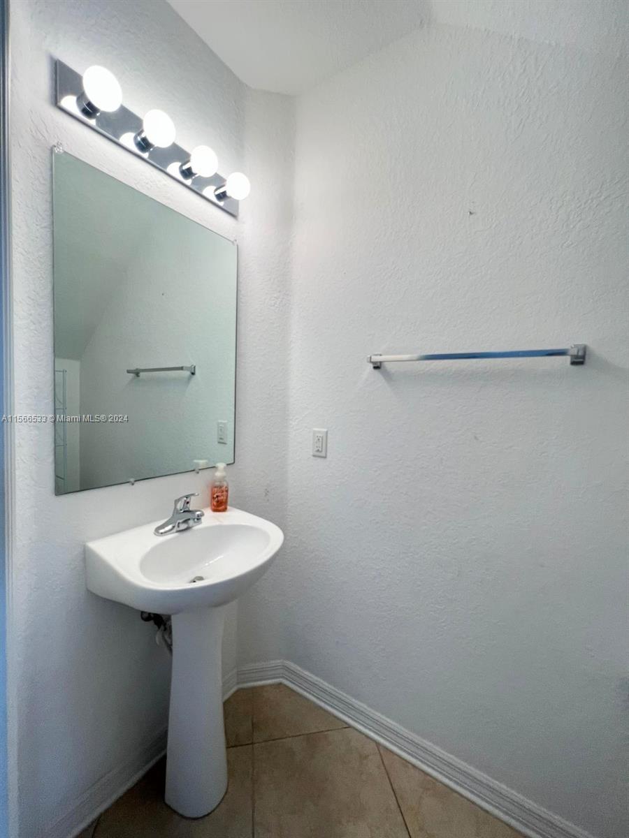 111 NW 2nd Ave 6, Hallandale Beach, Florida 33009, 2 Bedrooms Bedrooms, ,2 BathroomsBathrooms,Residential,For Sale,111 NW 2nd Ave 6,A11566533