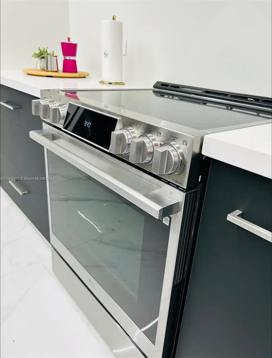 2612 SW 12th St FRONT, Miami, Florida 33135, 4 Bedrooms Bedrooms, ,3 BathroomsBathrooms,Residentiallease,For Rent,2612 SW 12th St FRONT,A11568073