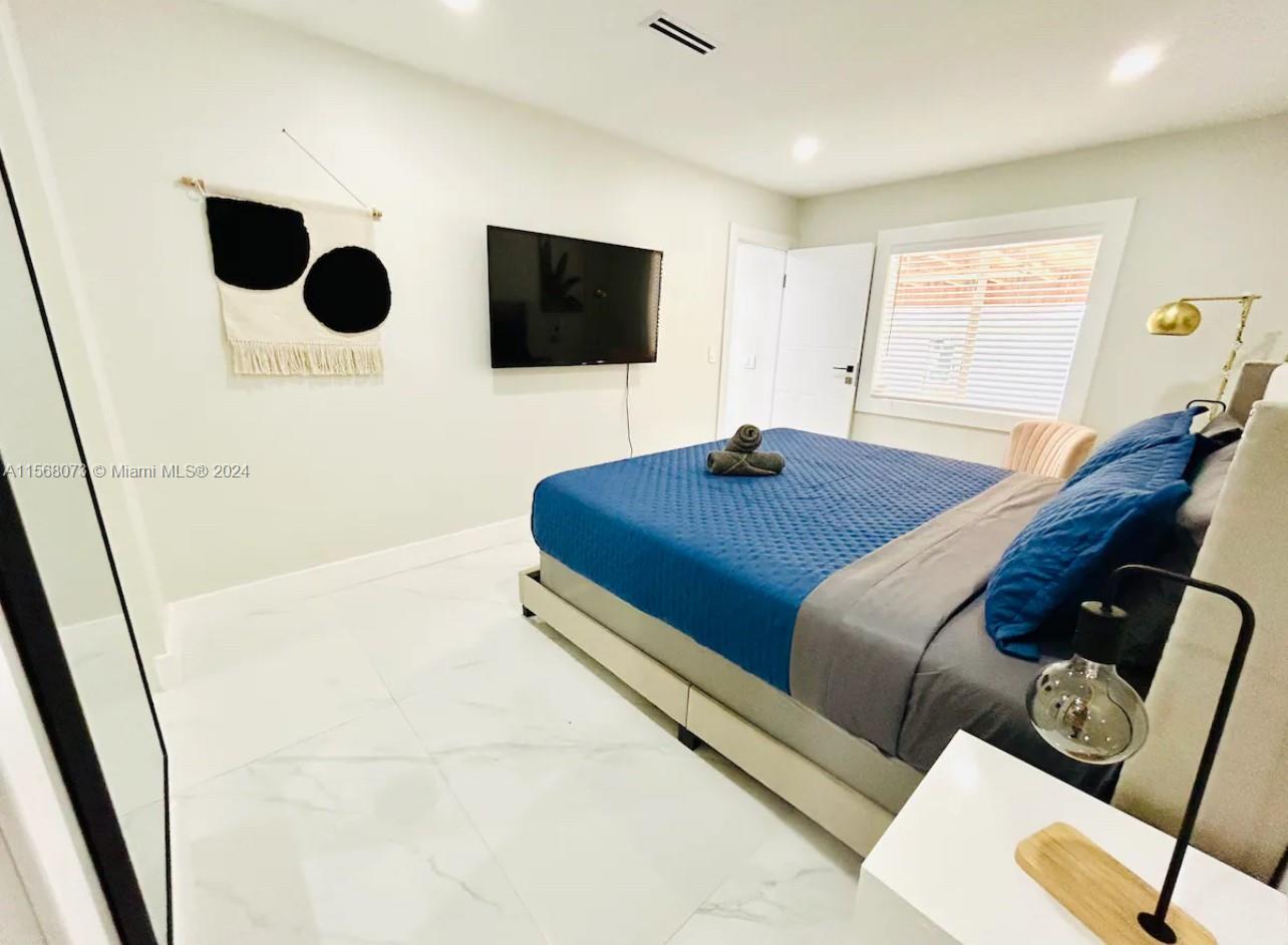 2612 SW 12th St FRONT, Miami, Florida 33135, 4 Bedrooms Bedrooms, ,3 BathroomsBathrooms,Residentiallease,For Rent,2612 SW 12th St FRONT,A11568073