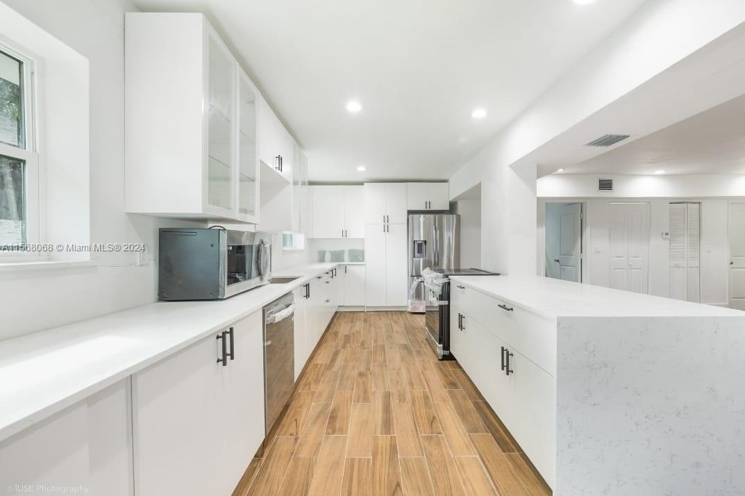 24 NW 86th St, El Portal, Florida 33150, 4 Bedrooms Bedrooms, ,2 BathroomsBathrooms,Residentiallease,For Rent,24 NW 86th St,A11568068