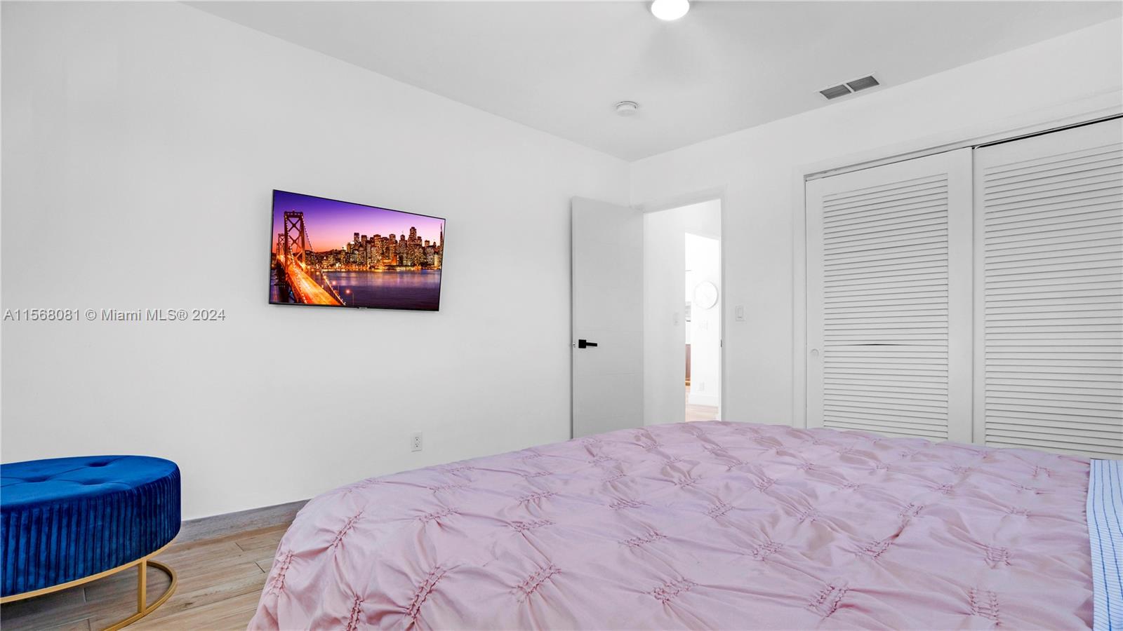 805 NE 6th St 1-2, Hallandale Beach, Florida 33009, 2 Bedrooms Bedrooms, ,1 BathroomBathrooms,Residentiallease,For Rent,805 NE 6th St 1-2,A11568081