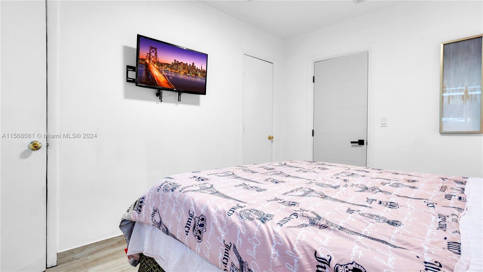 805 NE 6th St 1-2, Hallandale Beach, Florida 33009, 2 Bedrooms Bedrooms, ,1 BathroomBathrooms,Residentiallease,For Rent,805 NE 6th St 1-2,A11568081