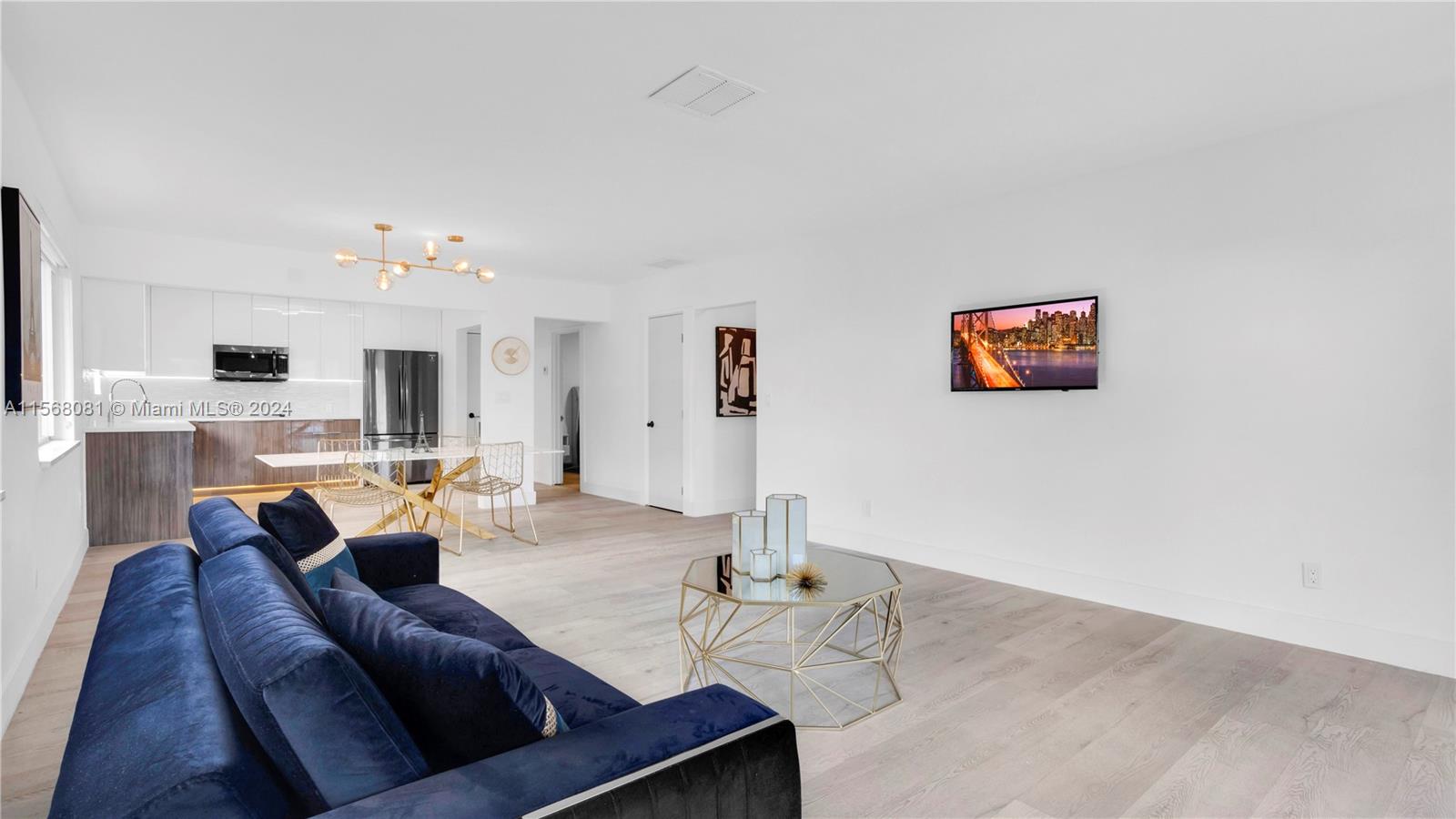 805 NE 6th St 1-2, Hallandale Beach, Florida 33009, 2 Bedrooms Bedrooms, ,1 BathroomBathrooms,Residentiallease,For Rent,805 NE 6th St 1-2,A11568081