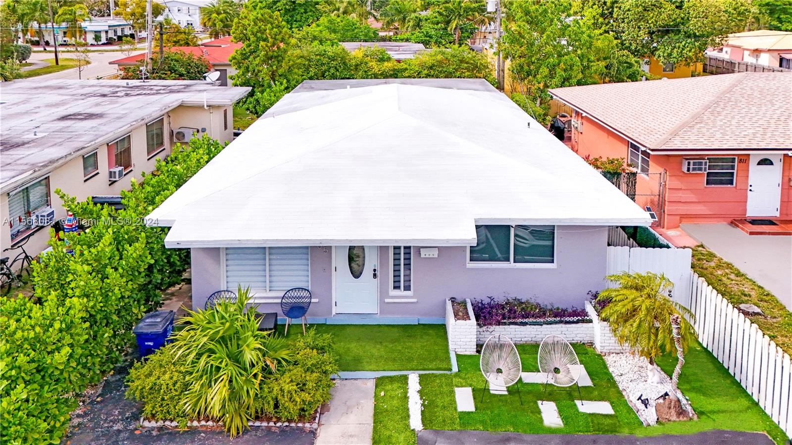 805 NE 6th St 1-2, Hallandale Beach, Florida 33009, 2 Bedrooms Bedrooms, ,1 BathroomBathrooms,Residentiallease,For Rent,805 NE 6th St 1-2,A11568081