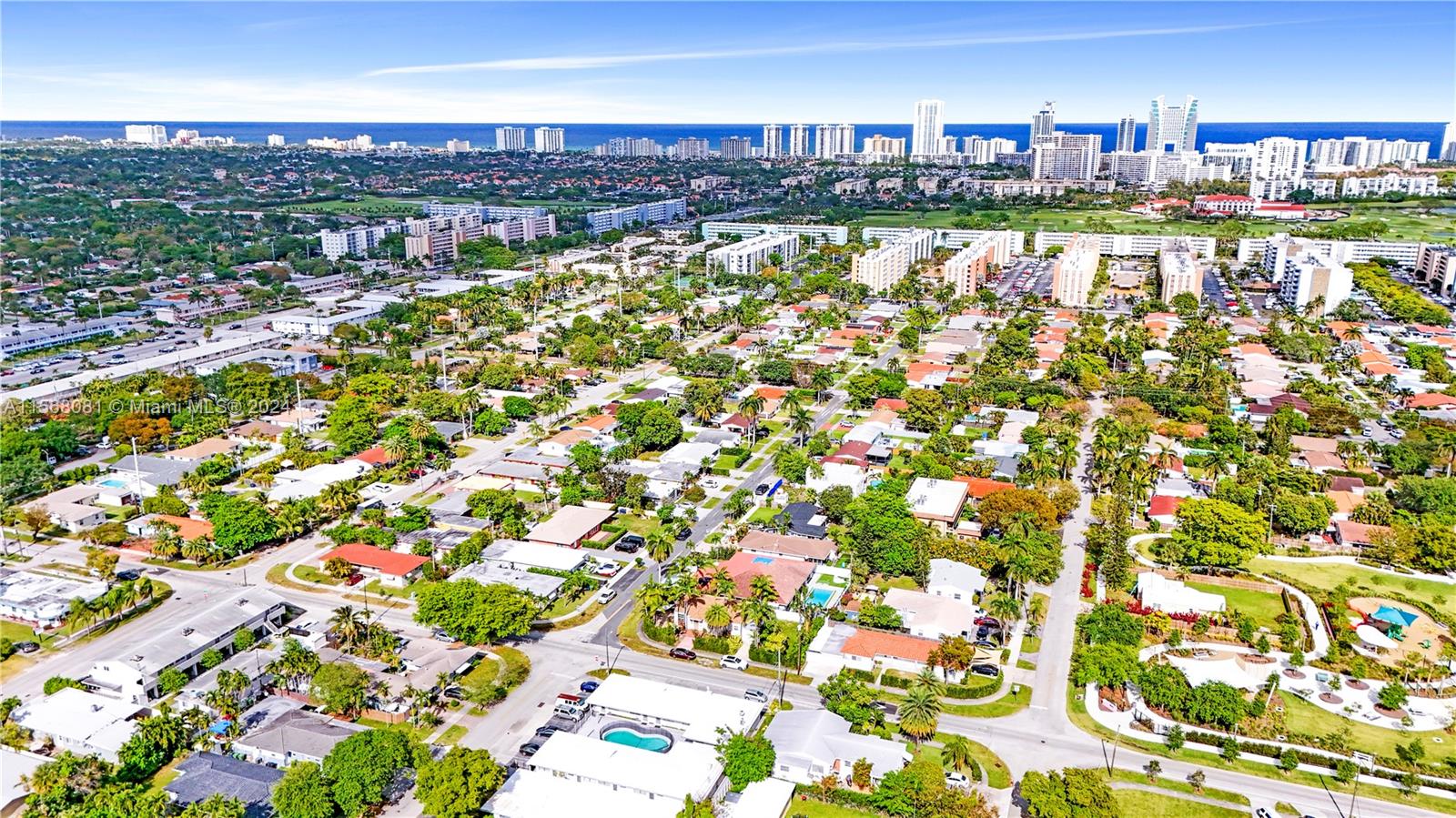 805 NE 6th St 1-2, Hallandale Beach, Florida 33009, 2 Bedrooms Bedrooms, ,1 BathroomBathrooms,Residentiallease,For Rent,805 NE 6th St 1-2,A11568081