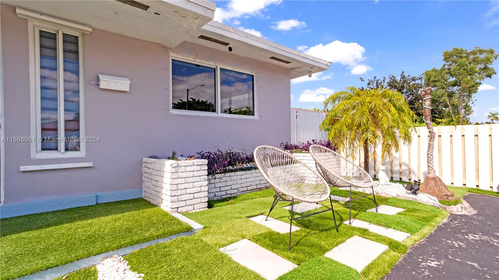 805 NE 6th St 1-2, Hallandale Beach, Florida 33009, 2 Bedrooms Bedrooms, ,1 BathroomBathrooms,Residentiallease,For Rent,805 NE 6th St 1-2,A11568081