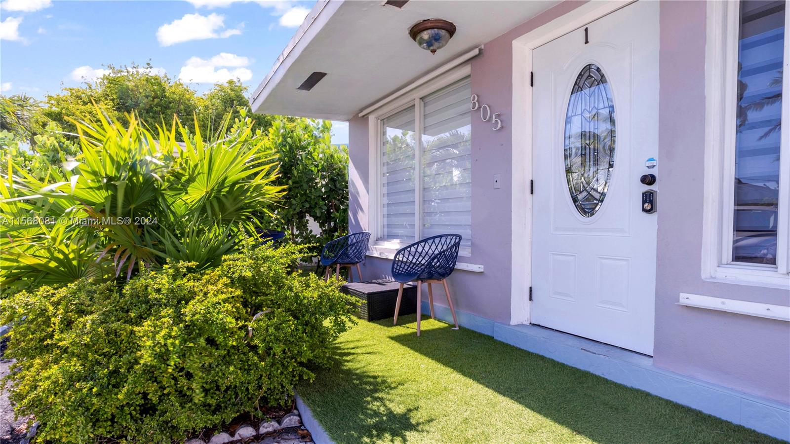 805 NE 6th St 1-2, Hallandale Beach, Florida 33009, 2 Bedrooms Bedrooms, ,1 BathroomBathrooms,Residentiallease,For Rent,805 NE 6th St 1-2,A11568081