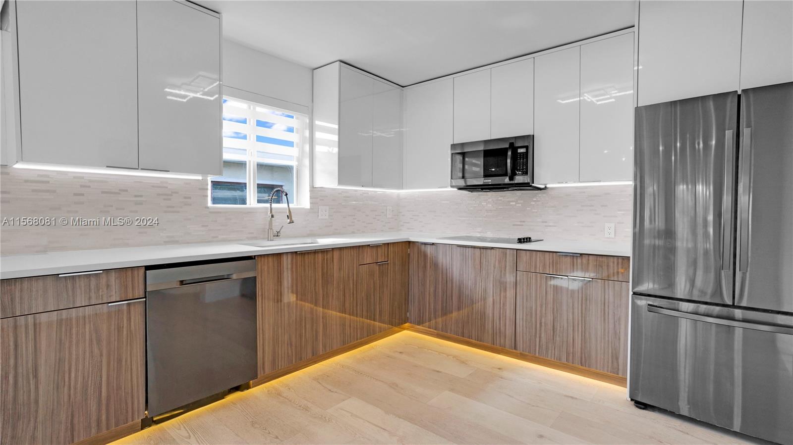 805 NE 6th St 1-2, Hallandale Beach, Florida 33009, 2 Bedrooms Bedrooms, ,1 BathroomBathrooms,Residentiallease,For Rent,805 NE 6th St 1-2,A11568081