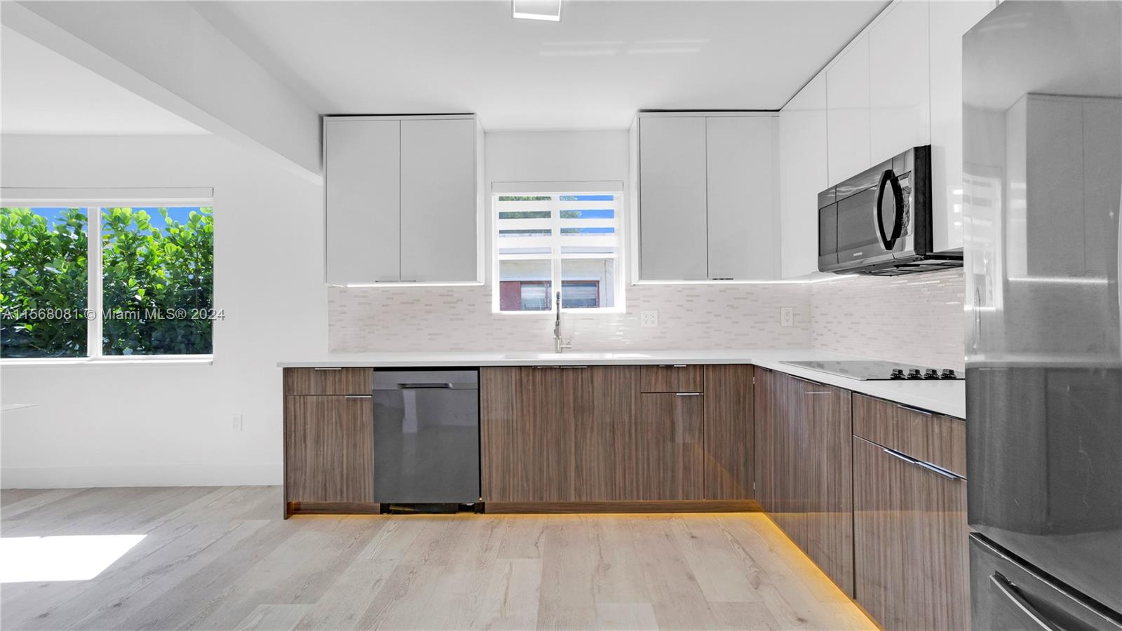 805 NE 6th St 1-2, Hallandale Beach, Florida 33009, 2 Bedrooms Bedrooms, ,1 BathroomBathrooms,Residentiallease,For Rent,805 NE 6th St 1-2,A11568081