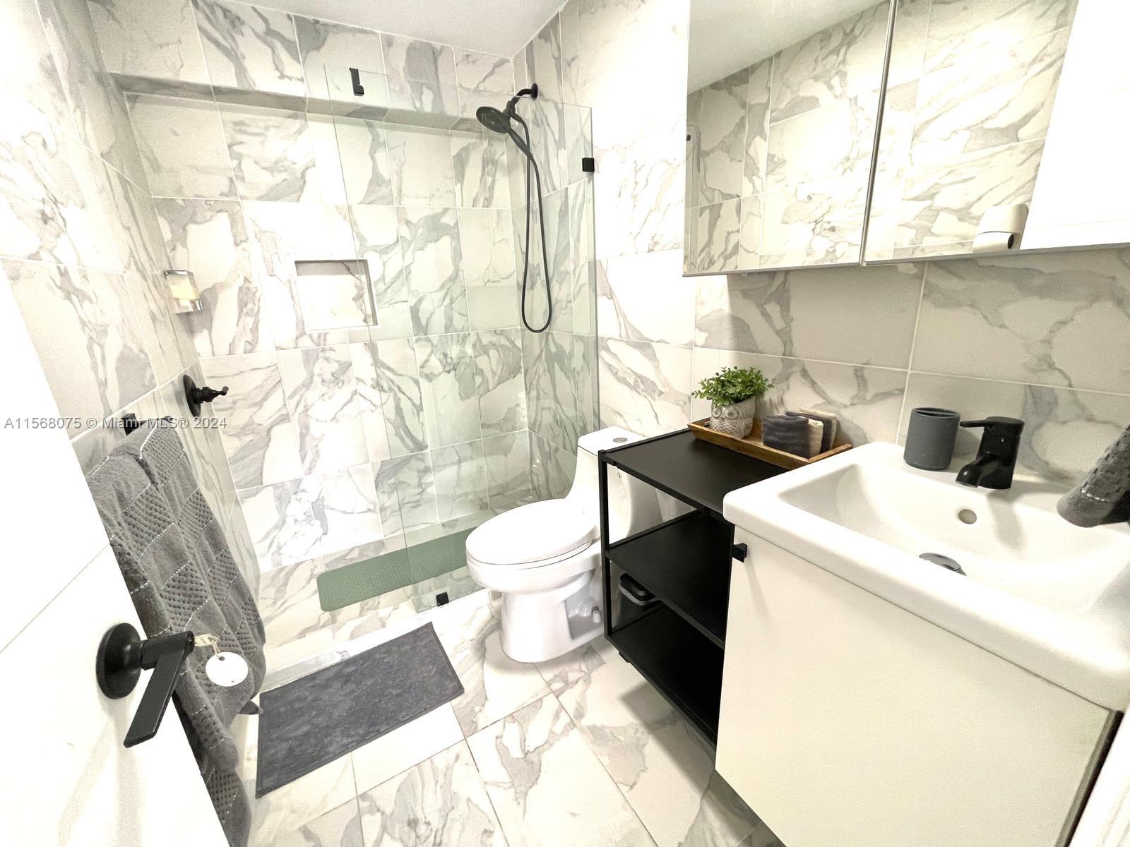 26 Diplomat Pkwy 2214, Hallandale Beach, Florida 33009, 1 Bedroom Bedrooms, ,1 BathroomBathrooms,Residentiallease,For Rent,26 Diplomat Pkwy 2214,A11568075