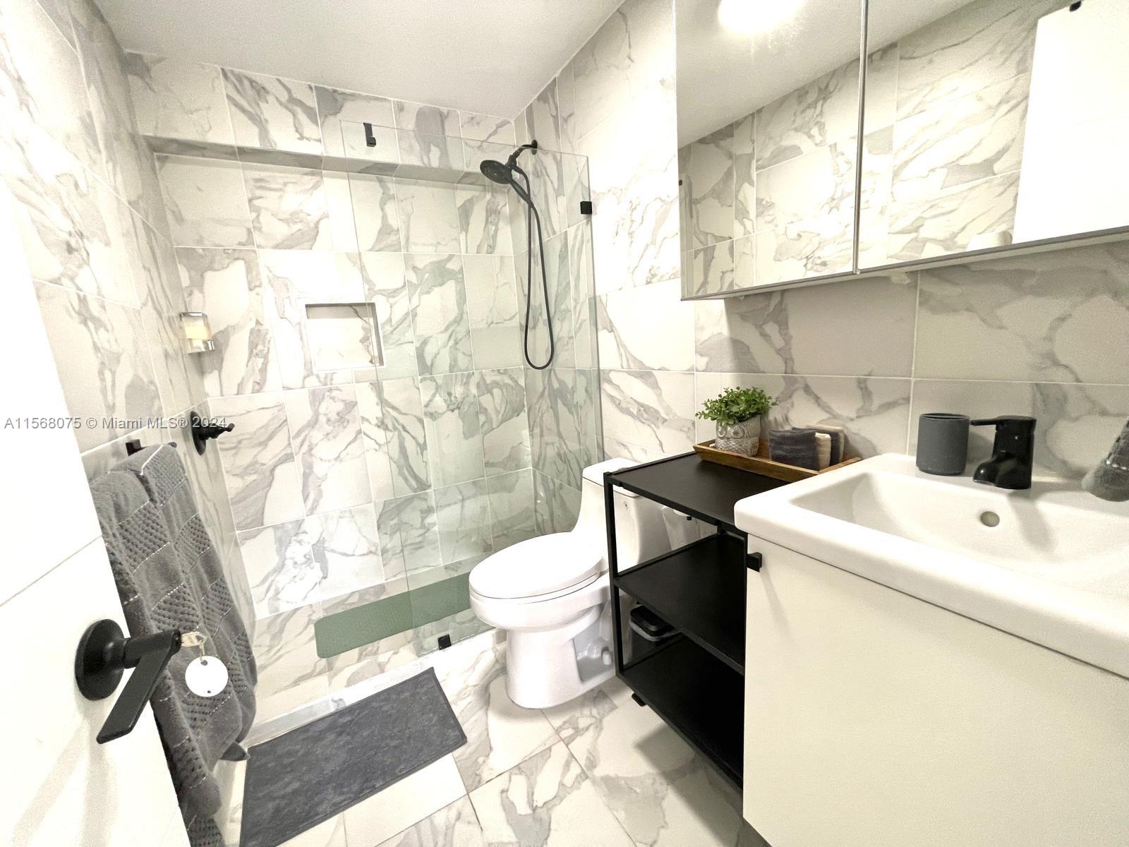 26 Diplomat Pkwy 2214, Hallandale Beach, Florida 33009, 1 Bedroom Bedrooms, ,1 BathroomBathrooms,Residentiallease,For Rent,26 Diplomat Pkwy 2214,A11568075