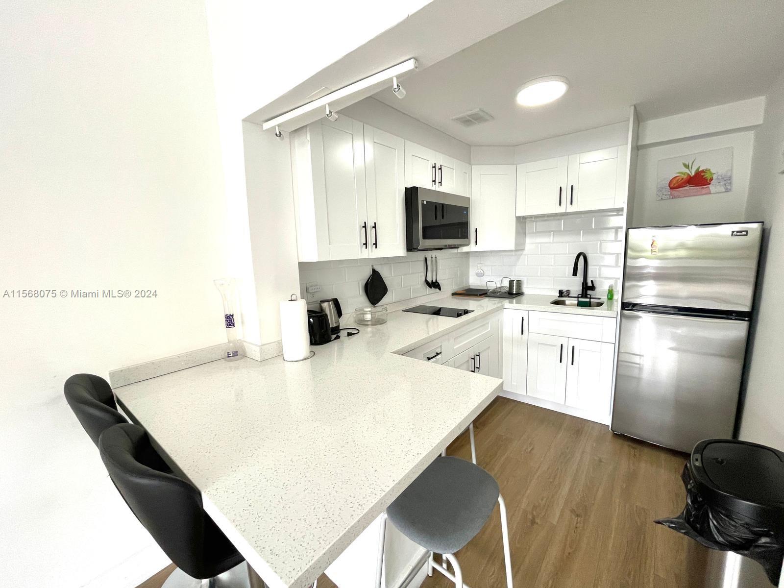 26 Diplomat Pkwy 2214, Hallandale Beach, Florida 33009, 1 Bedroom Bedrooms, ,1 BathroomBathrooms,Residentiallease,For Rent,26 Diplomat Pkwy 2214,A11568075