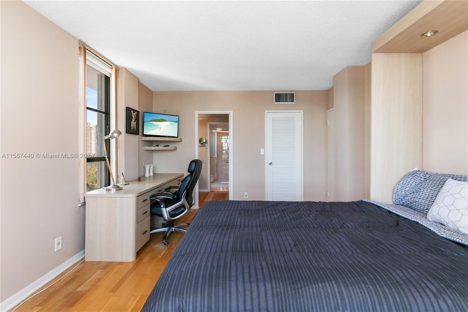 500 Three Islands Blvd 627, Hallandale Beach, Florida 33009, 2 Bedrooms Bedrooms, ,2 BathroomsBathrooms,Residentiallease,For Rent,500 Three Islands Blvd 627,A11567440