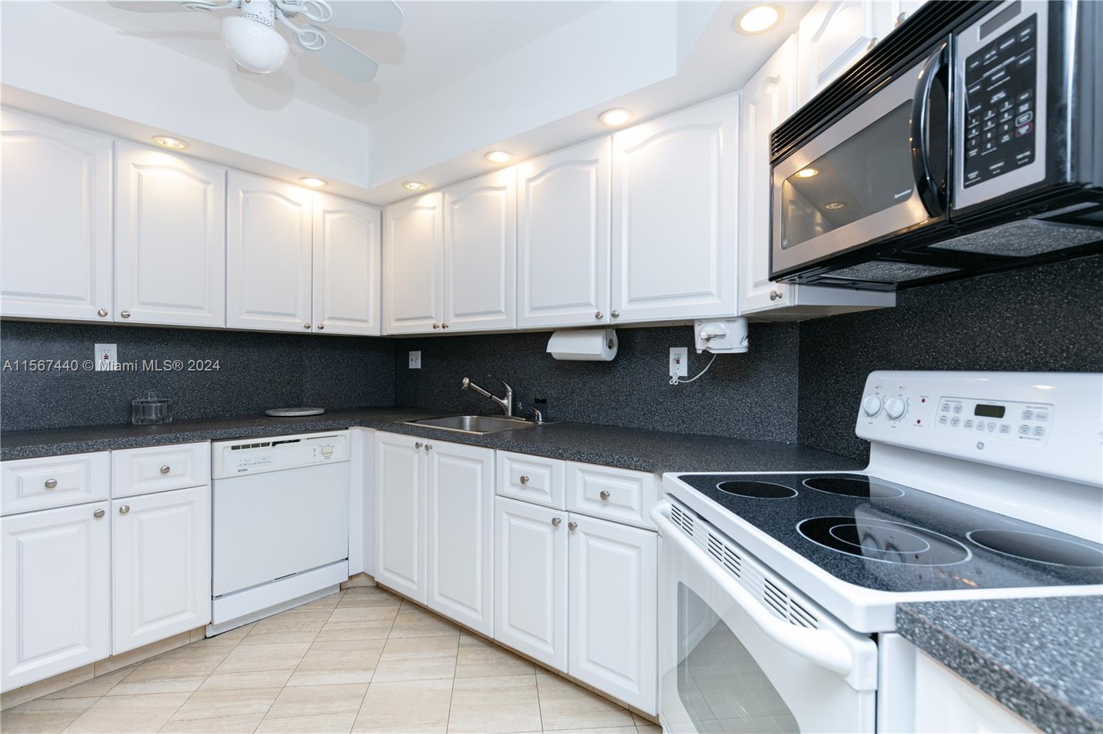 500 Three Islands Blvd 627, Hallandale Beach, Florida 33009, 2 Bedrooms Bedrooms, ,2 BathroomsBathrooms,Residentiallease,For Rent,500 Three Islands Blvd 627,A11567440