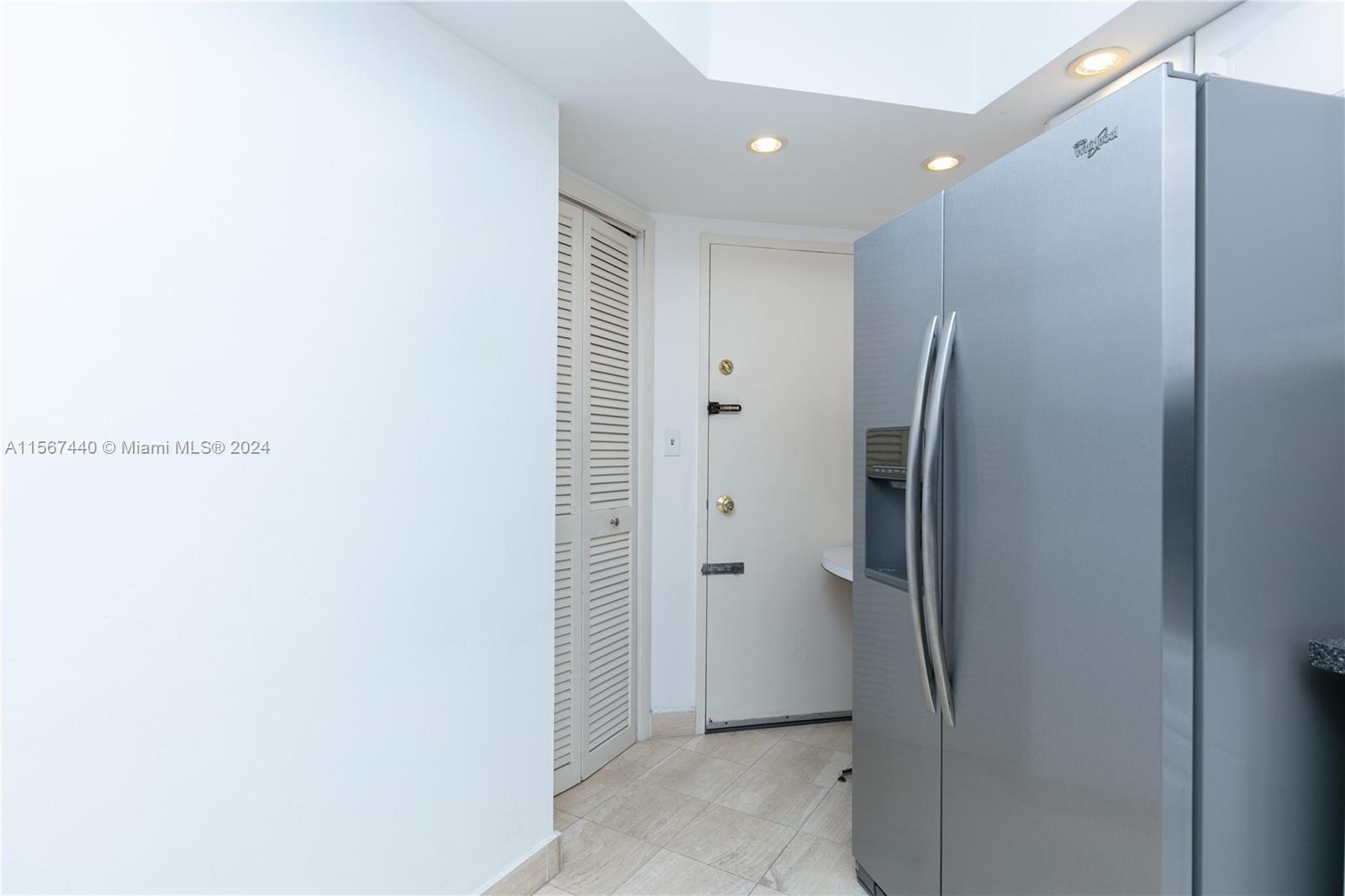 500 Three Islands Blvd 627, Hallandale Beach, Florida 33009, 2 Bedrooms Bedrooms, ,2 BathroomsBathrooms,Residentiallease,For Rent,500 Three Islands Blvd 627,A11567440
