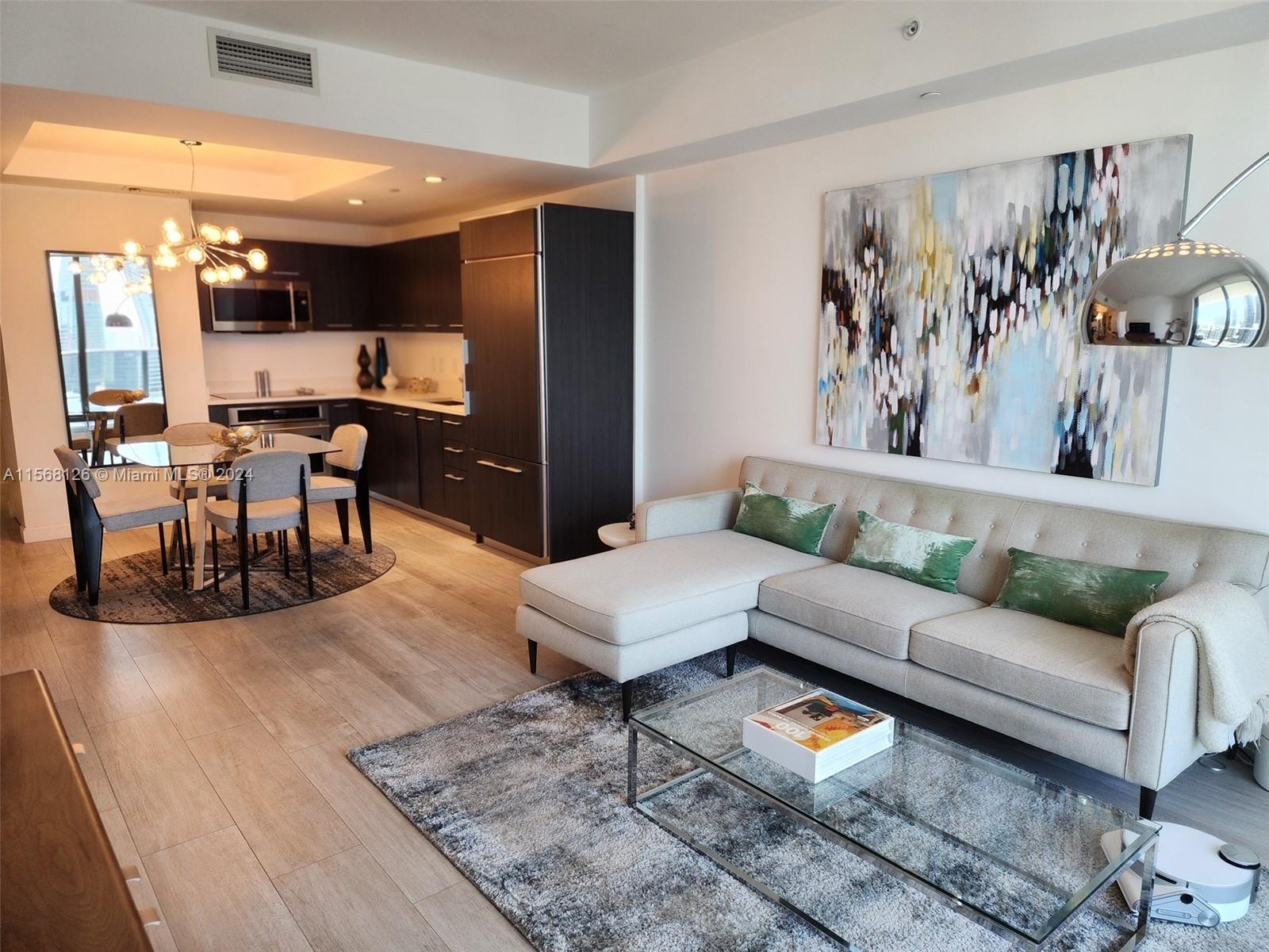45 SW 9th St 2504, Miami, Florida 33130, 1 Bedroom Bedrooms, ,2 BathroomsBathrooms,Residentiallease,For Rent,45 SW 9th St 2504,A11568126