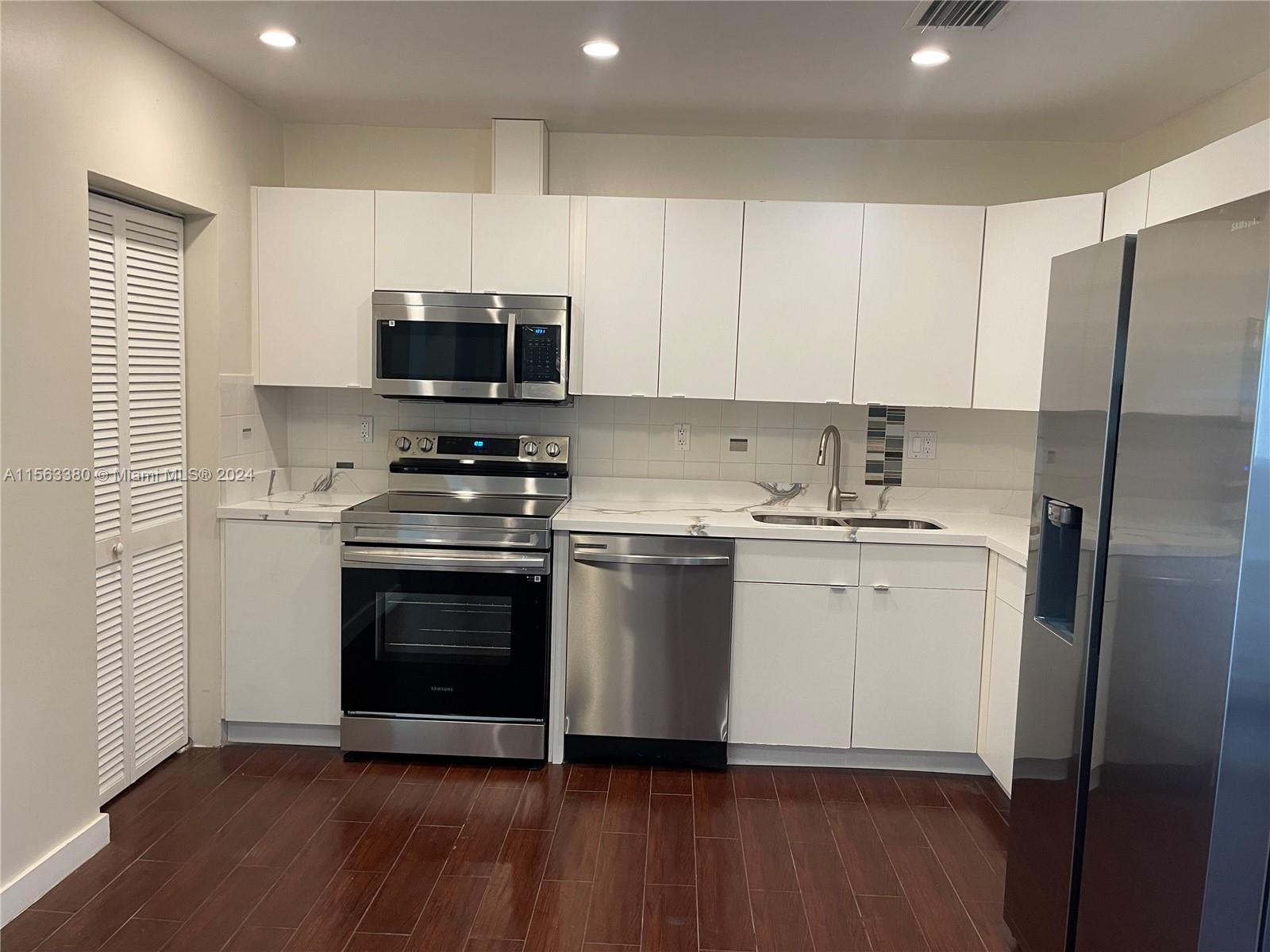 552 NE 74th St, Miami, Florida 33138, 3 Bedrooms Bedrooms, ,2 BathroomsBathrooms,Residentiallease,For Rent,552 NE 74th St,A11563380