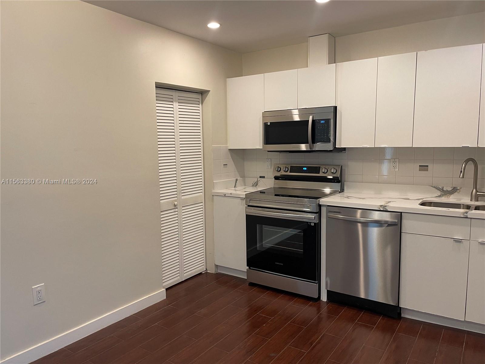 552 NE 74th St, Miami, Florida 33138, 3 Bedrooms Bedrooms, ,2 BathroomsBathrooms,Residentiallease,For Rent,552 NE 74th St,A11563380