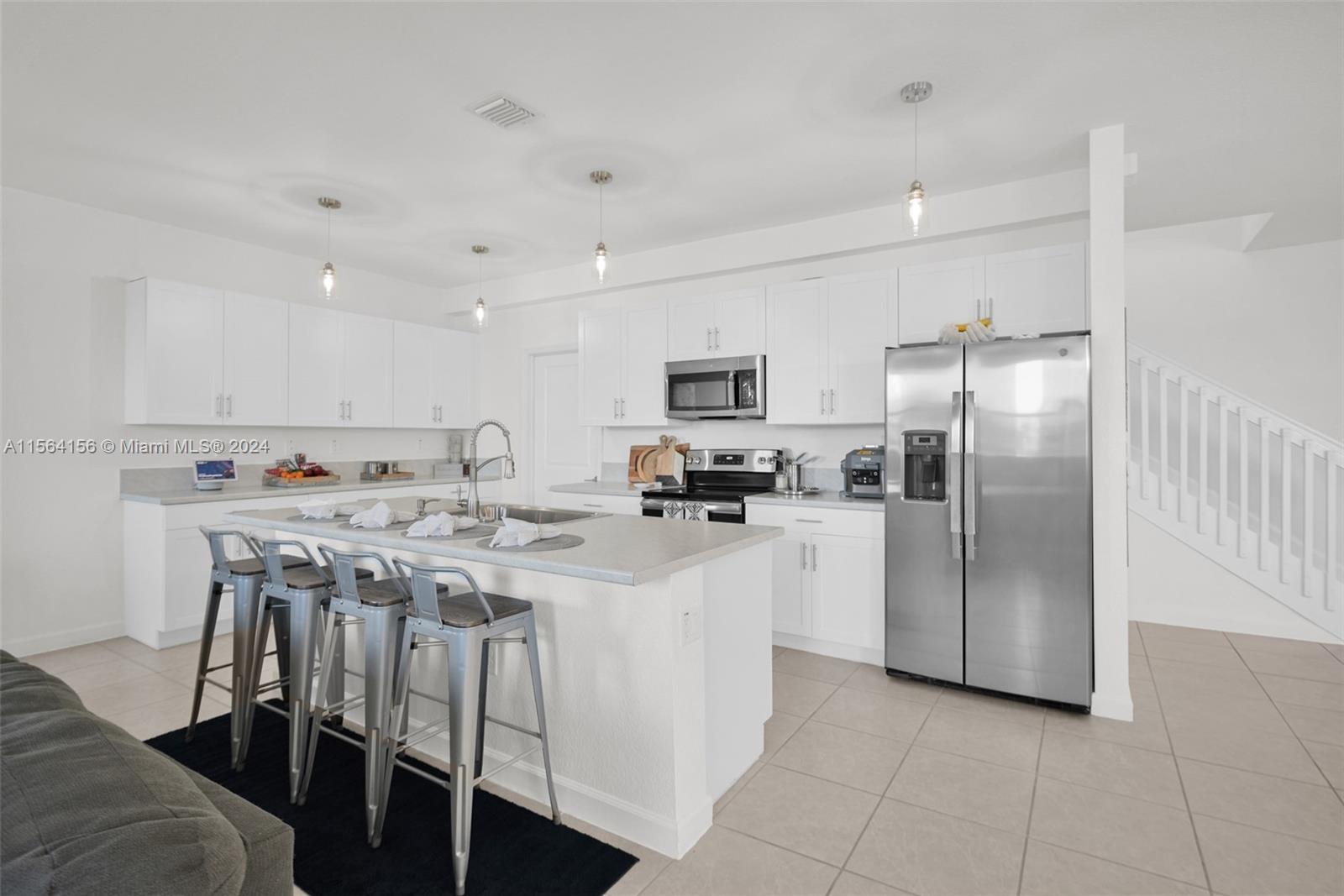 2567 SE 2nd St, Homestead, Florida 33033, 4 Bedrooms Bedrooms, 10 Rooms Rooms,3 BathroomsBathrooms,Residential,For Sale,2567 SE 2nd St,A11564156