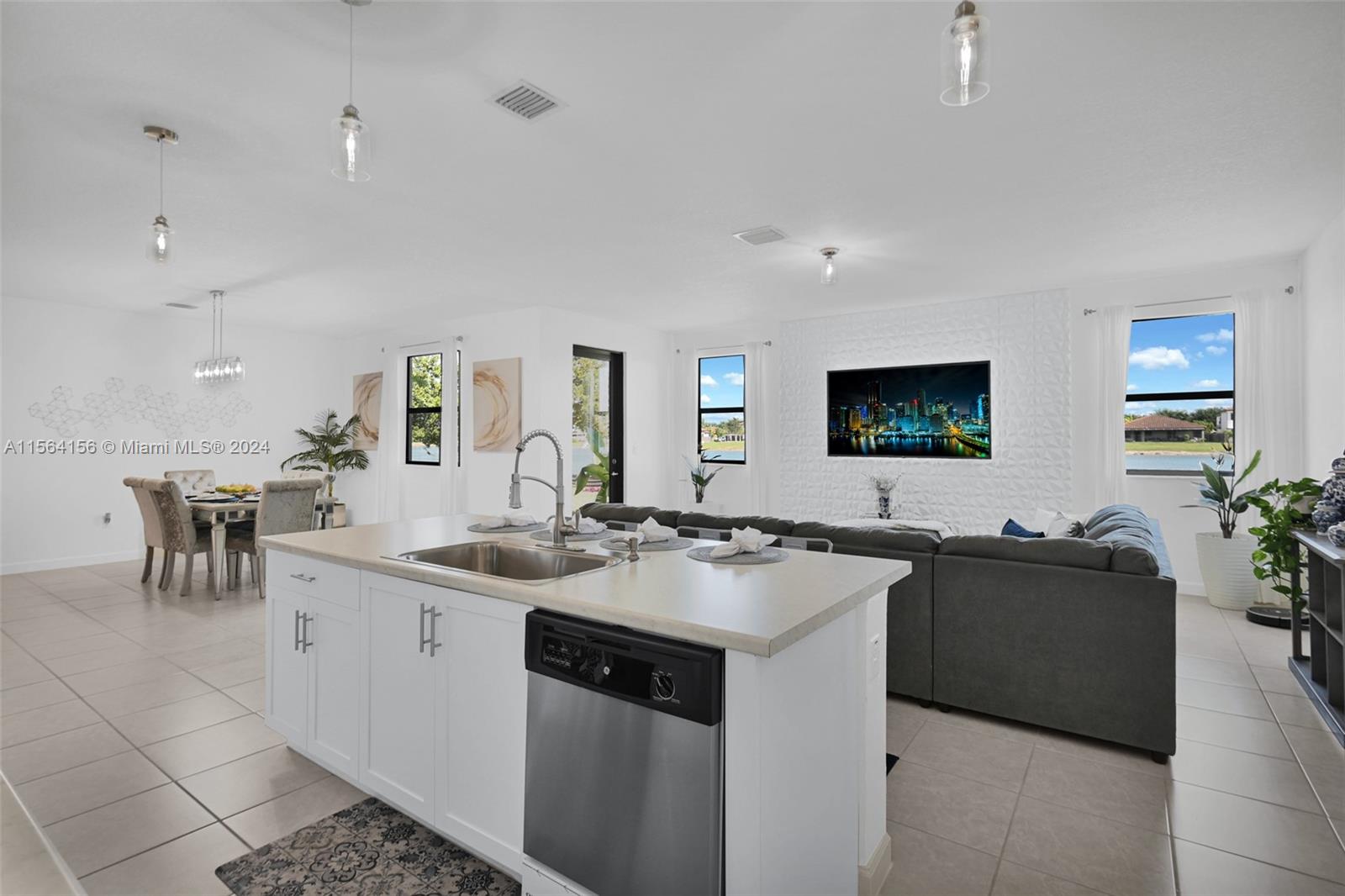 2567 SE 2nd St, Homestead, Florida 33033, 4 Bedrooms Bedrooms, 10 Rooms Rooms,3 BathroomsBathrooms,Residential,For Sale,2567 SE 2nd St,A11564156