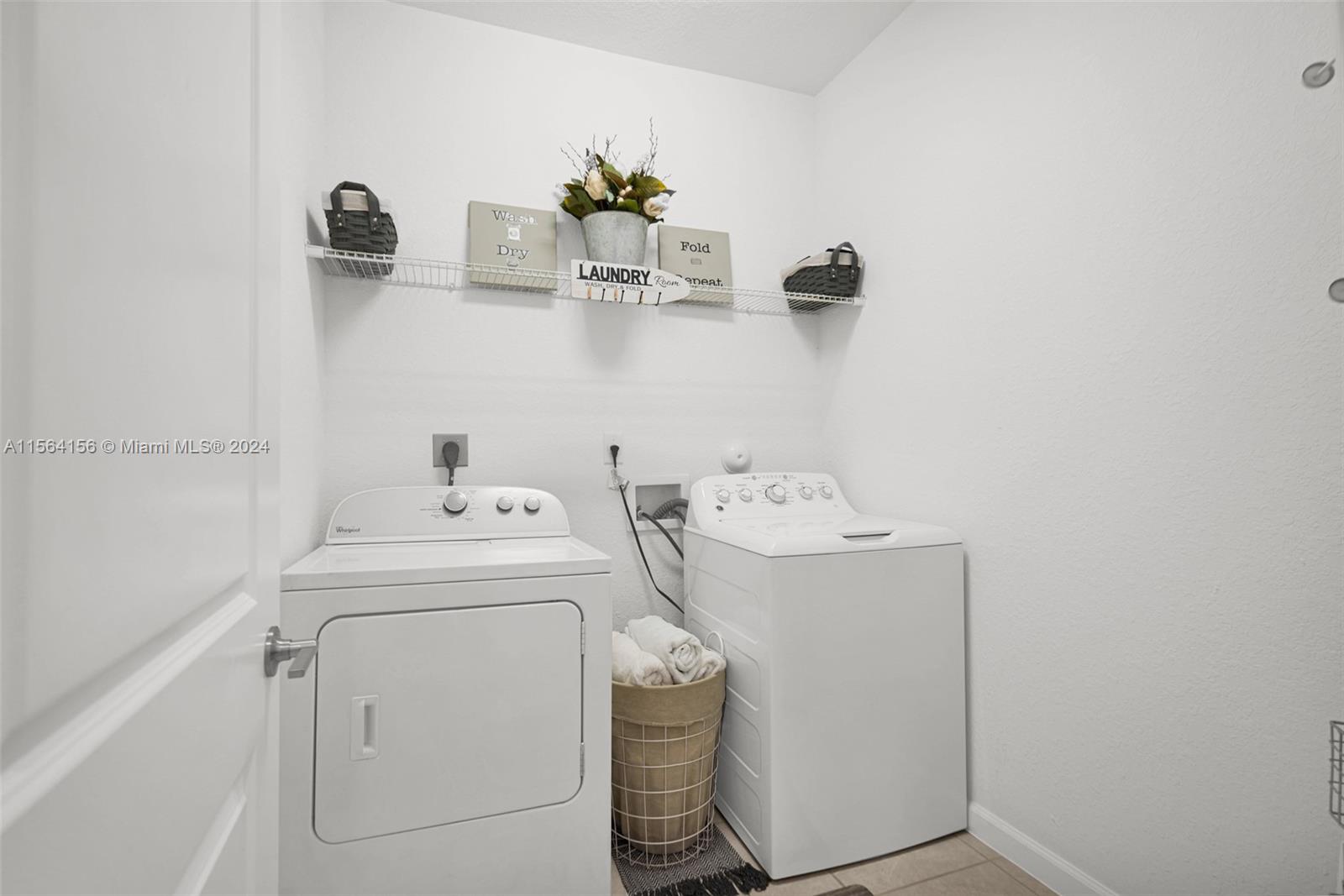 2567 SE 2nd St, Homestead, Florida 33033, 4 Bedrooms Bedrooms, 10 Rooms Rooms,3 BathroomsBathrooms,Residential,For Sale,2567 SE 2nd St,A11564156