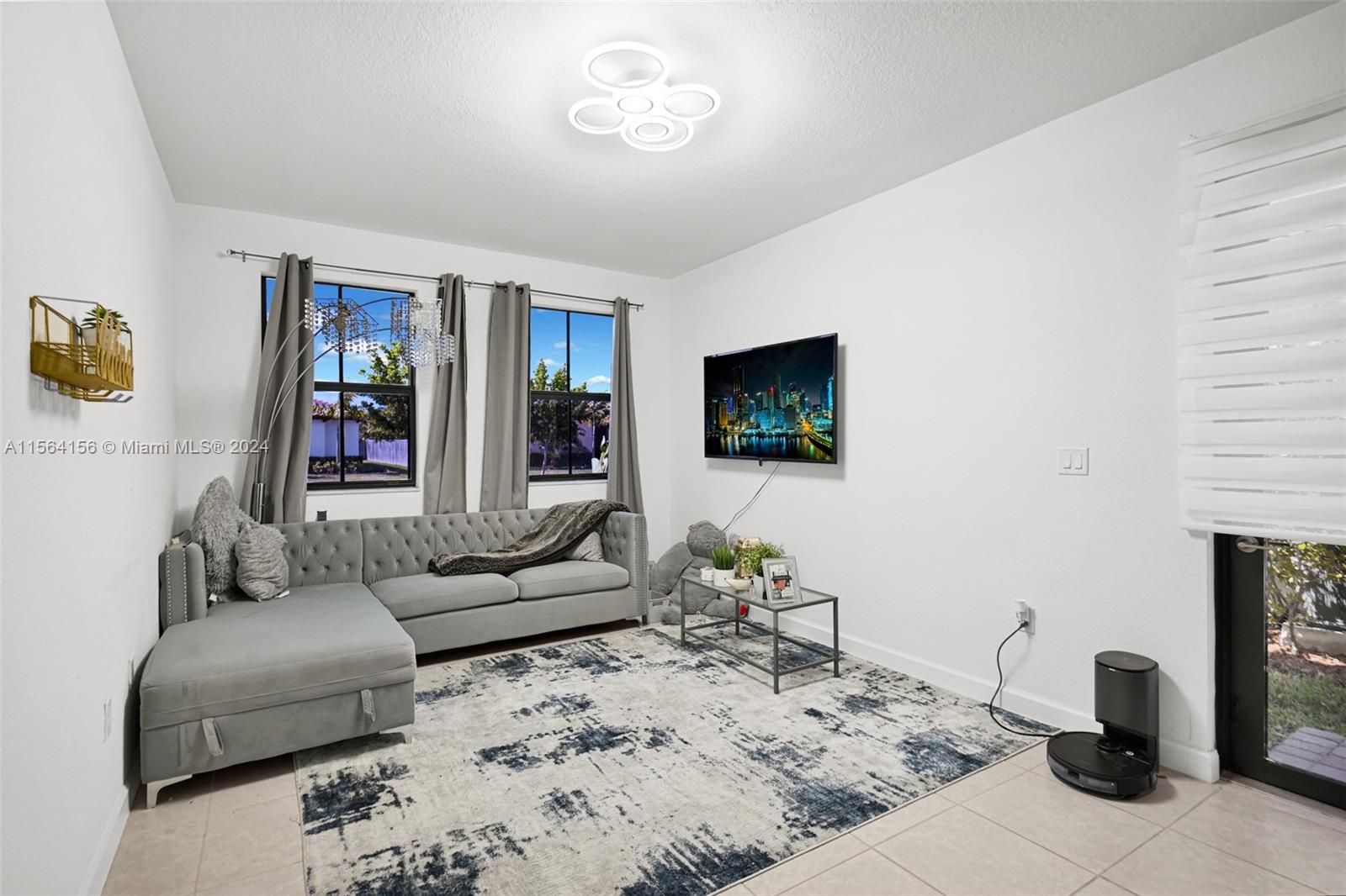 2567 SE 2nd St, Homestead, Florida 33033, 4 Bedrooms Bedrooms, 10 Rooms Rooms,3 BathroomsBathrooms,Residential,For Sale,2567 SE 2nd St,A11564156