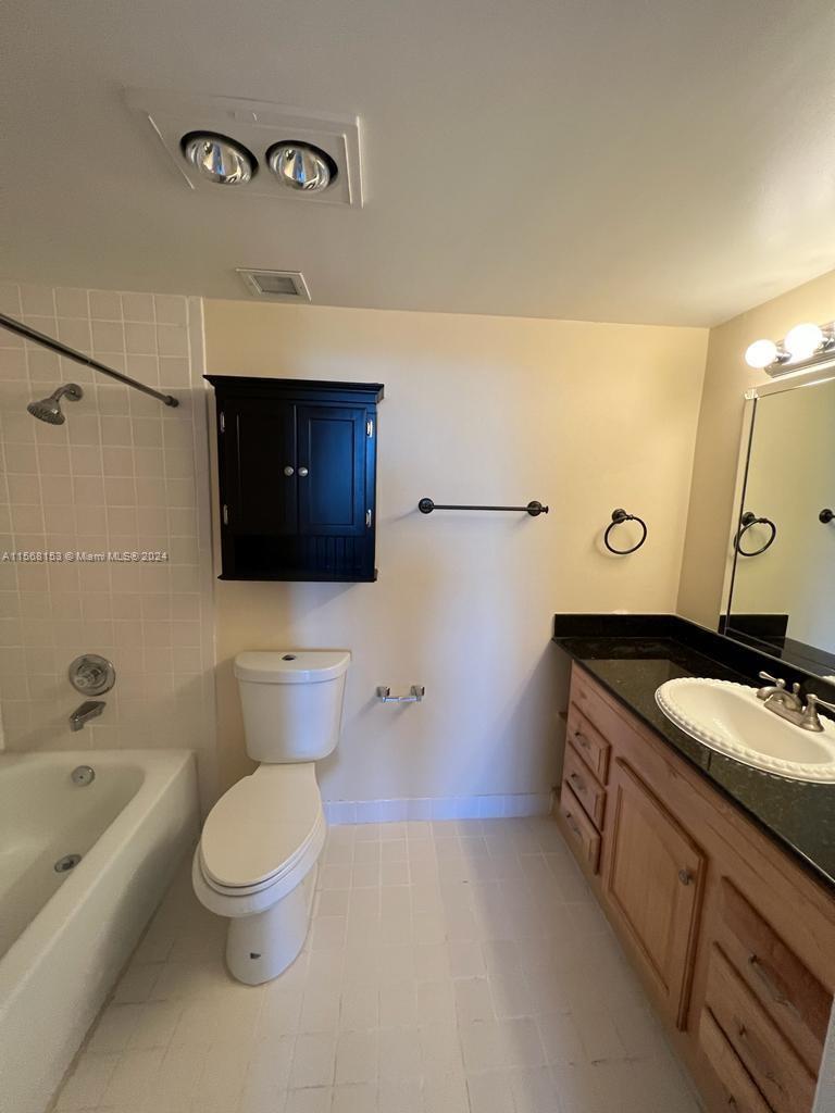 901 Hillcrest Dr 409, Hollywood, Florida 33021, 2 Bedrooms Bedrooms, ,2 BathroomsBathrooms,Residentiallease,For Rent,901 Hillcrest Dr 409,A11568153