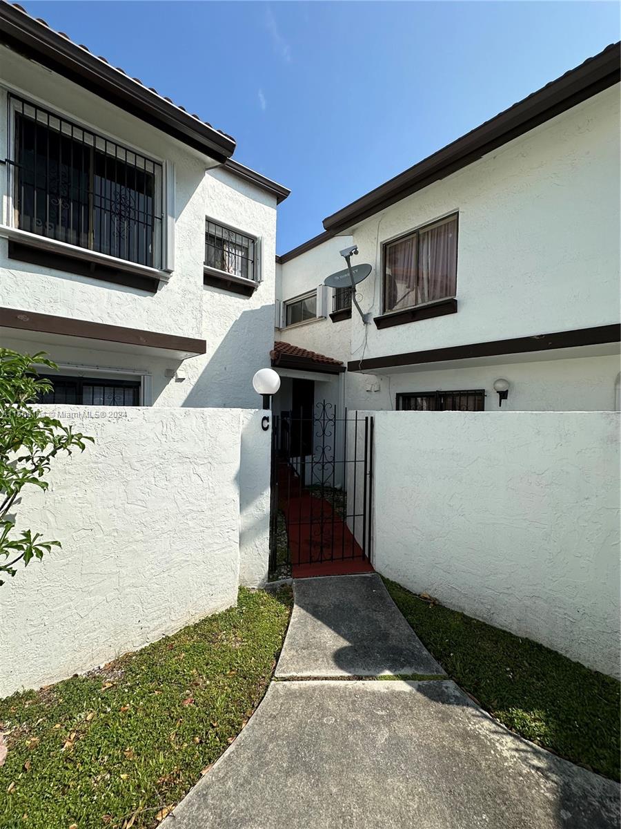 1321 SW 124th Ct 18-C, Miami, Florida 33184, 3 Bedrooms Bedrooms, ,2 BathroomsBathrooms,Residentiallease,For Rent,1321 SW 124th Ct 18-C,A11568154