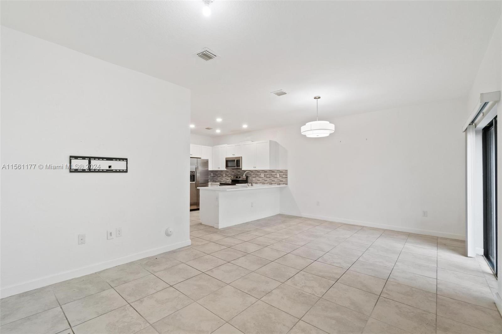 177 SE 33rd Pl 177, Homestead, Florida 33033, 3 Bedrooms Bedrooms, ,2 BathroomsBathrooms,Residentiallease,For Rent,177 SE 33rd Pl 177,A11561177
