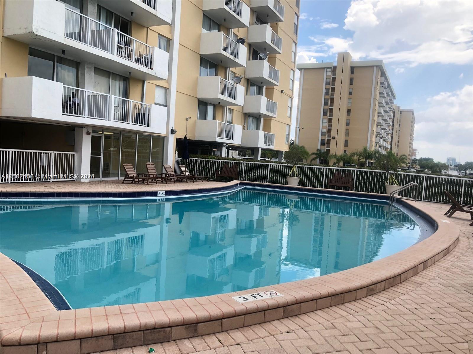 2000 NE 135th St 606, North Miami, Florida 33181, 2 Bedrooms Bedrooms, ,1 BathroomBathrooms,Residentiallease,For Rent,2000 NE 135th St 606,A11567406