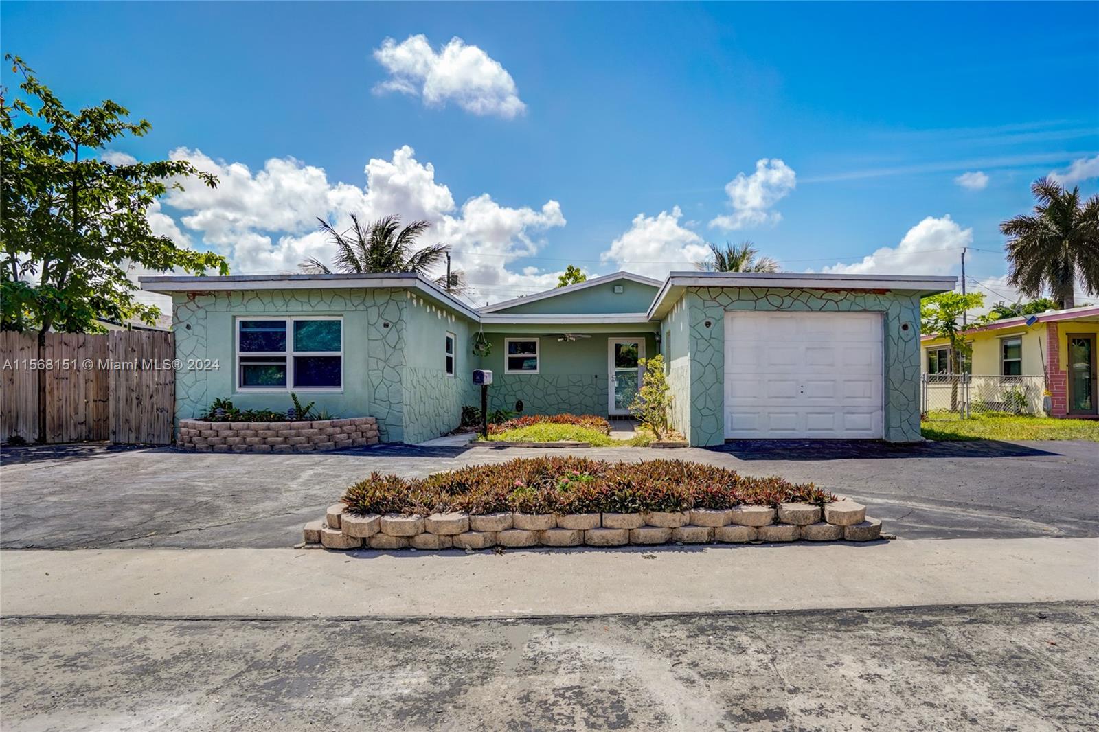 House for Sale in Dania Beach, FL
