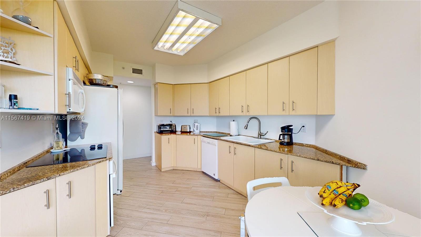 3370 Hidden Bay Dr 402, Aventura, Florida 33180, 2 Bedrooms Bedrooms, ,2 BathroomsBathrooms,Residential,For Sale,3370 Hidden Bay Dr 402,A11567419