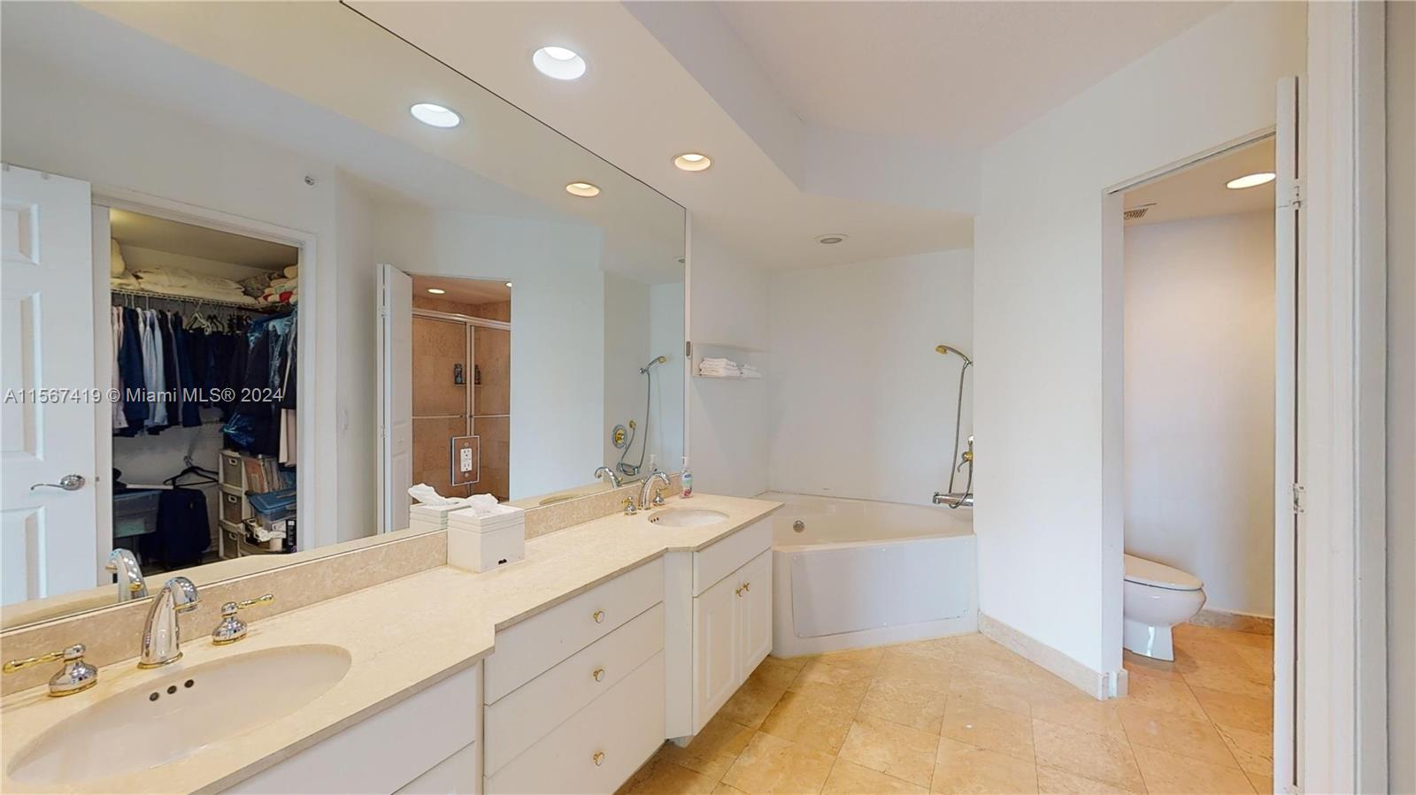 3370 Hidden Bay Dr 402, Aventura, Florida 33180, 2 Bedrooms Bedrooms, ,2 BathroomsBathrooms,Residential,For Sale,3370 Hidden Bay Dr 402,A11567419