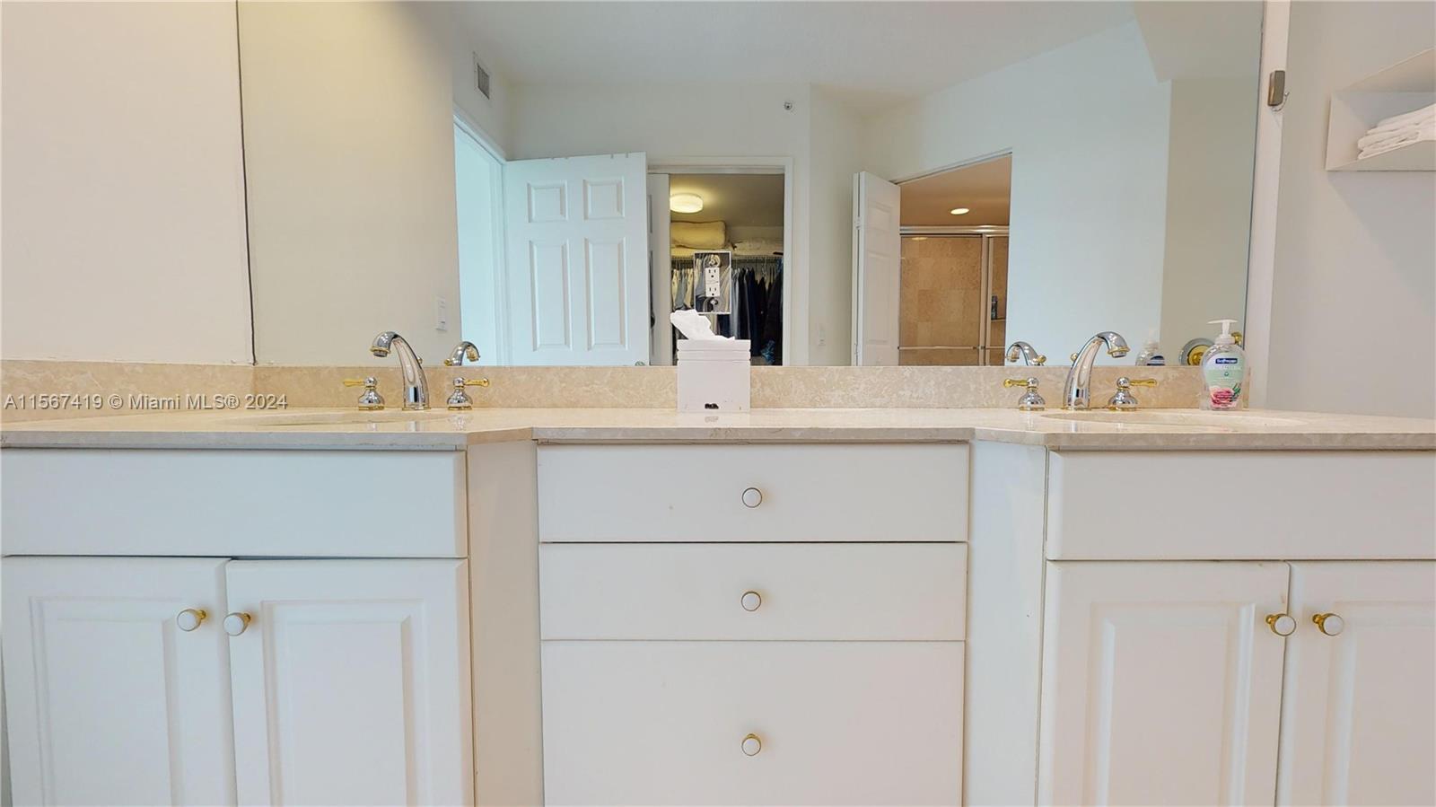 3370 Hidden Bay Dr 402, Aventura, Florida 33180, 2 Bedrooms Bedrooms, ,2 BathroomsBathrooms,Residential,For Sale,3370 Hidden Bay Dr 402,A11567419