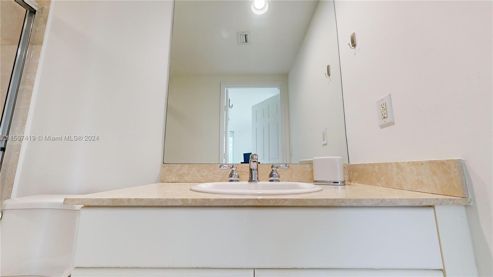 3370 Hidden Bay Dr 402, Aventura, Florida 33180, 2 Bedrooms Bedrooms, ,2 BathroomsBathrooms,Residential,For Sale,3370 Hidden Bay Dr 402,A11567419