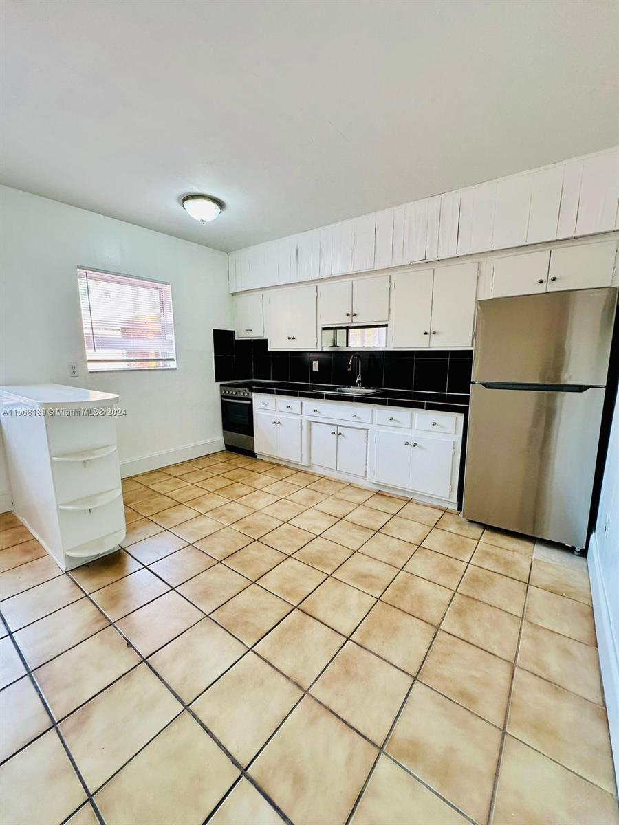 2960 W Flagler St 6, Miami, Florida 33135, 1 Bedroom Bedrooms, ,1 BathroomBathrooms,Residentiallease,For Rent,2960 W Flagler St 6,A11568189
