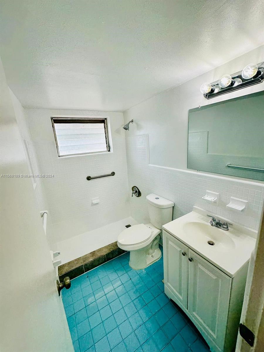 2960 W Flagler St 6, Miami, Florida 33135, 1 Bedroom Bedrooms, ,1 BathroomBathrooms,Residentiallease,For Rent,2960 W Flagler St 6,A11568189