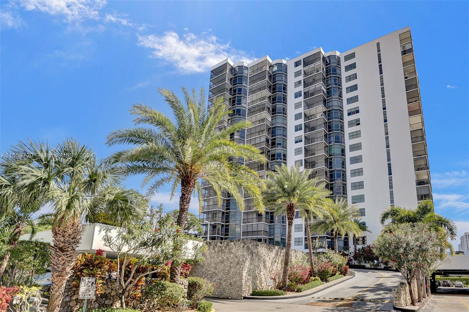 3375 N Country Club Dr 807, Aventura, Florida 33180, 2 Bedrooms Bedrooms, ,2 BathroomsBathrooms,Residential,For Sale,3375 N Country Club Dr 807,A11559720