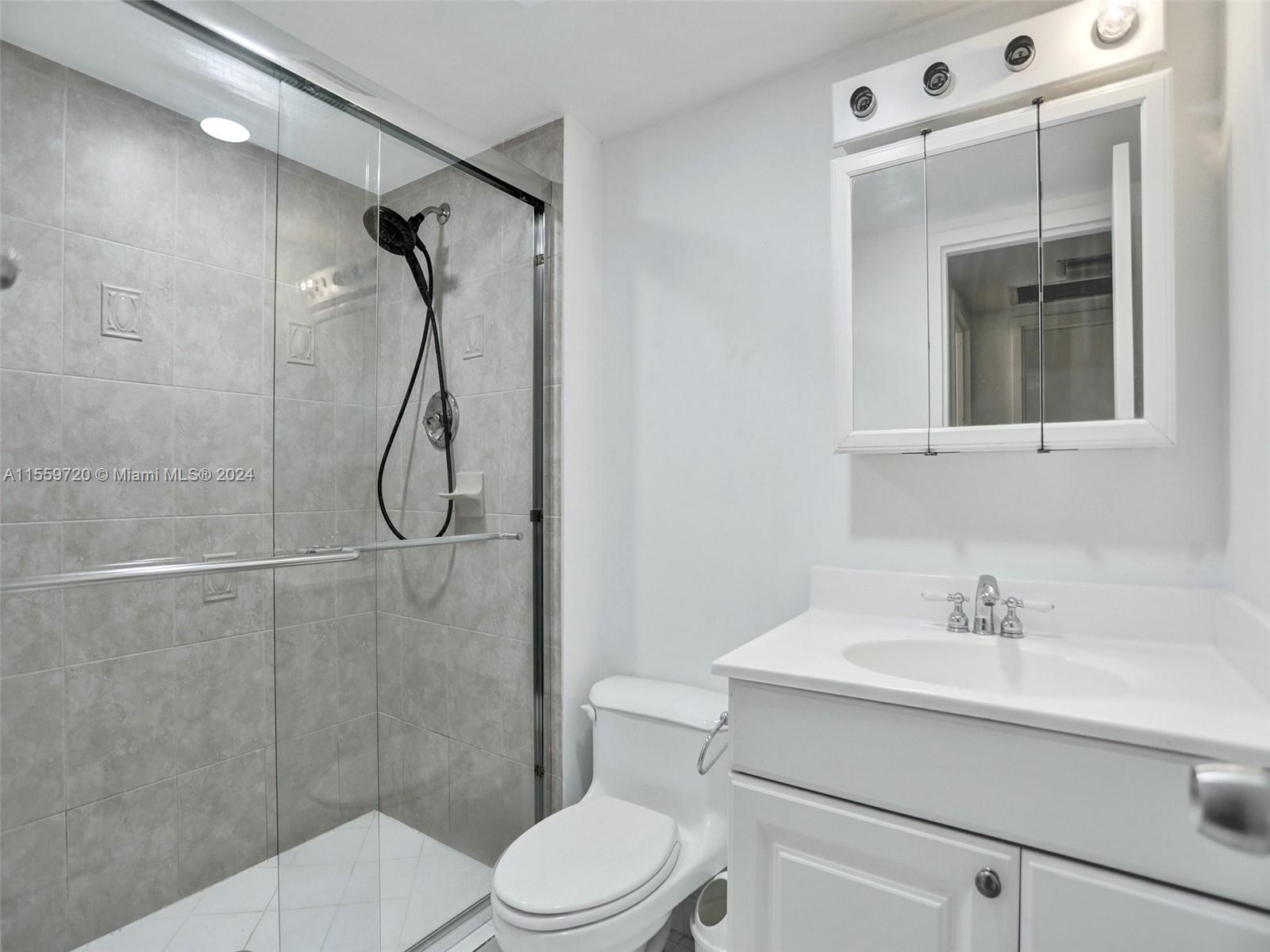 3375 N Country Club Dr 807, Aventura, Florida 33180, 2 Bedrooms Bedrooms, ,2 BathroomsBathrooms,Residential,For Sale,3375 N Country Club Dr 807,A11559720