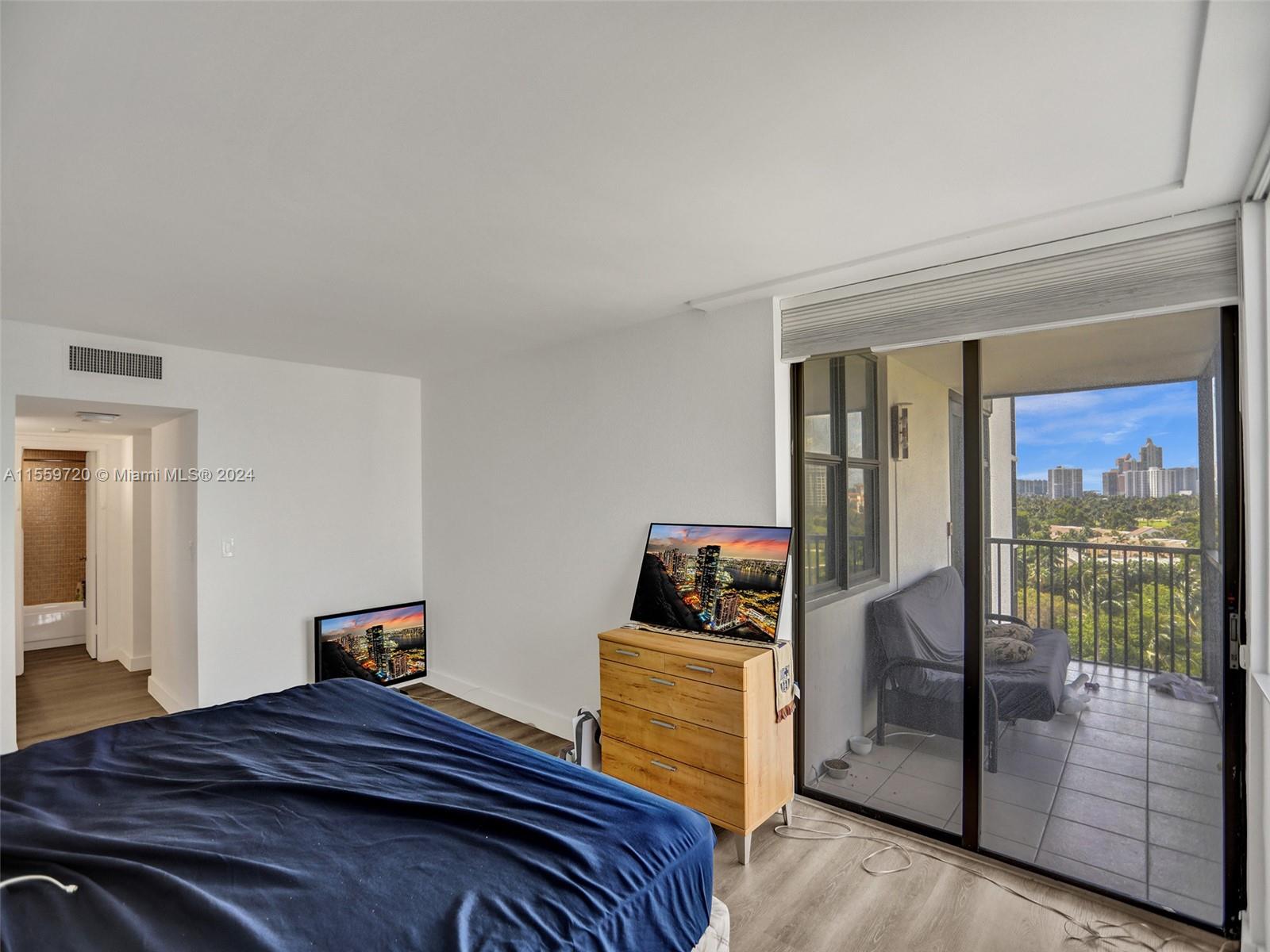 3375 N Country Club Dr 807, Aventura, Florida 33180, 2 Bedrooms Bedrooms, ,2 BathroomsBathrooms,Residential,For Sale,3375 N Country Club Dr 807,A11559720