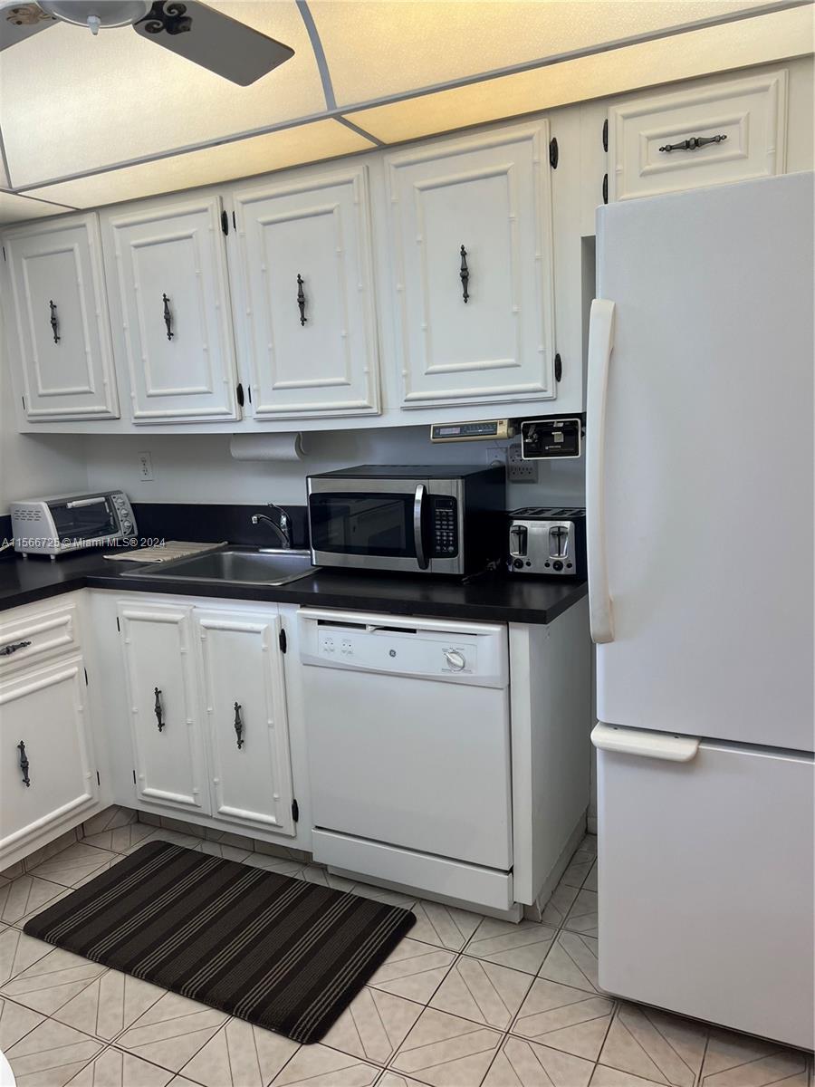 2000 Atlantic Shores Blvd 504, Hallandale Beach, Florida 33009, 1 Bedroom Bedrooms, ,1 BathroomBathrooms,Residentiallease,For Rent,2000 Atlantic Shores Blvd 504,A11566725