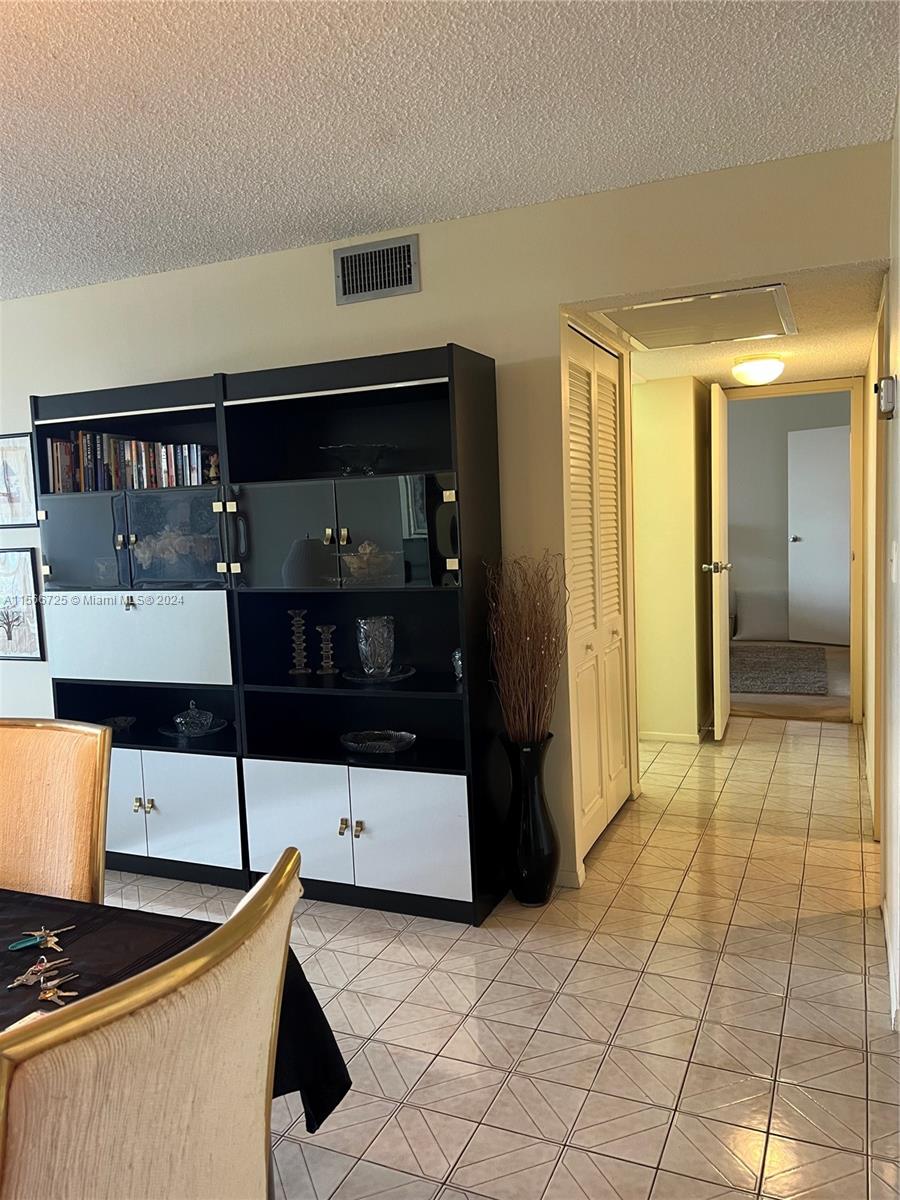 2000 Atlantic Shores Blvd 504, Hallandale Beach, Florida 33009, 1 Bedroom Bedrooms, ,1 BathroomBathrooms,Residentiallease,For Rent,2000 Atlantic Shores Blvd 504,A11566725