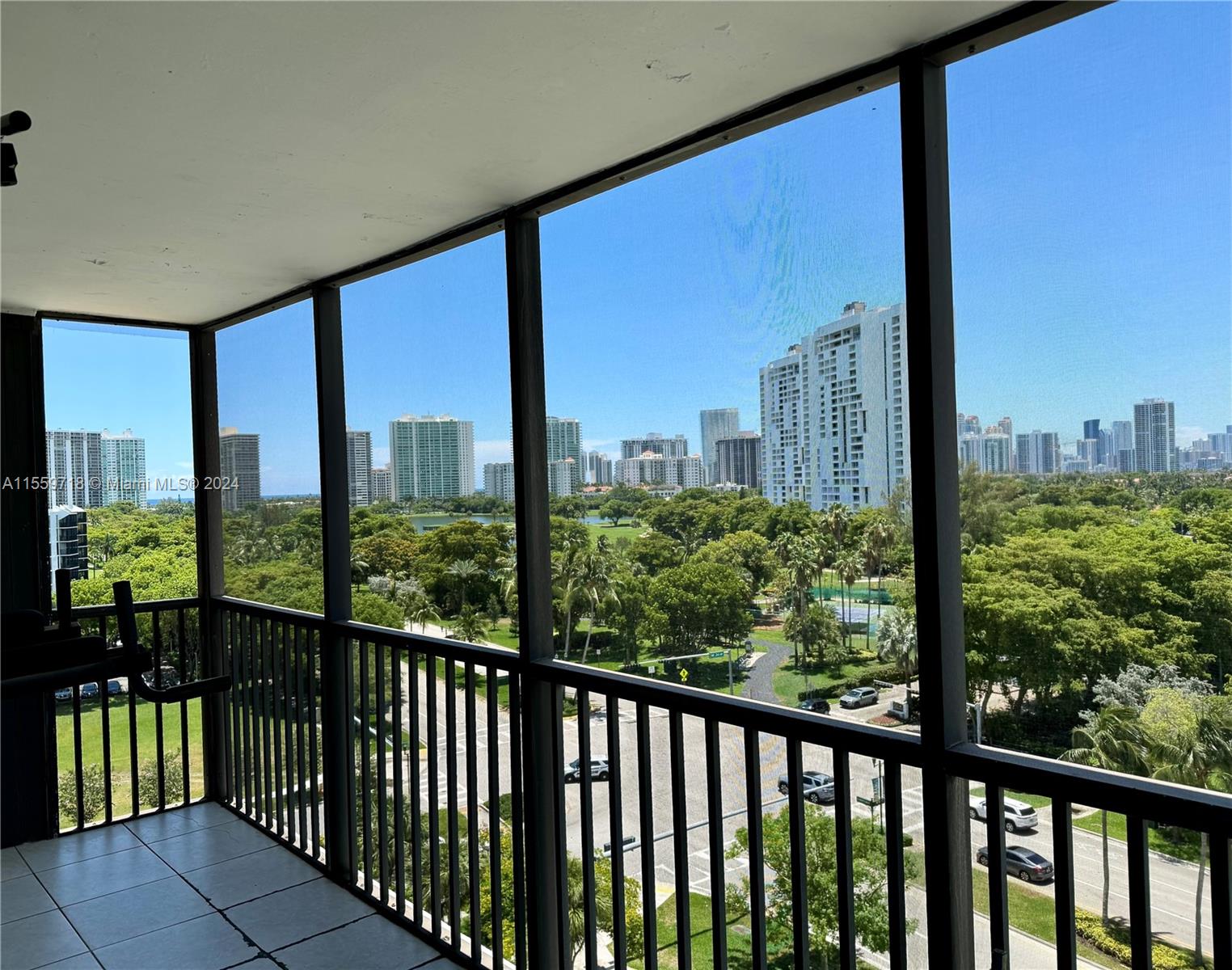 3375 N Country Club Dr #806 For Sale A11559718, FL