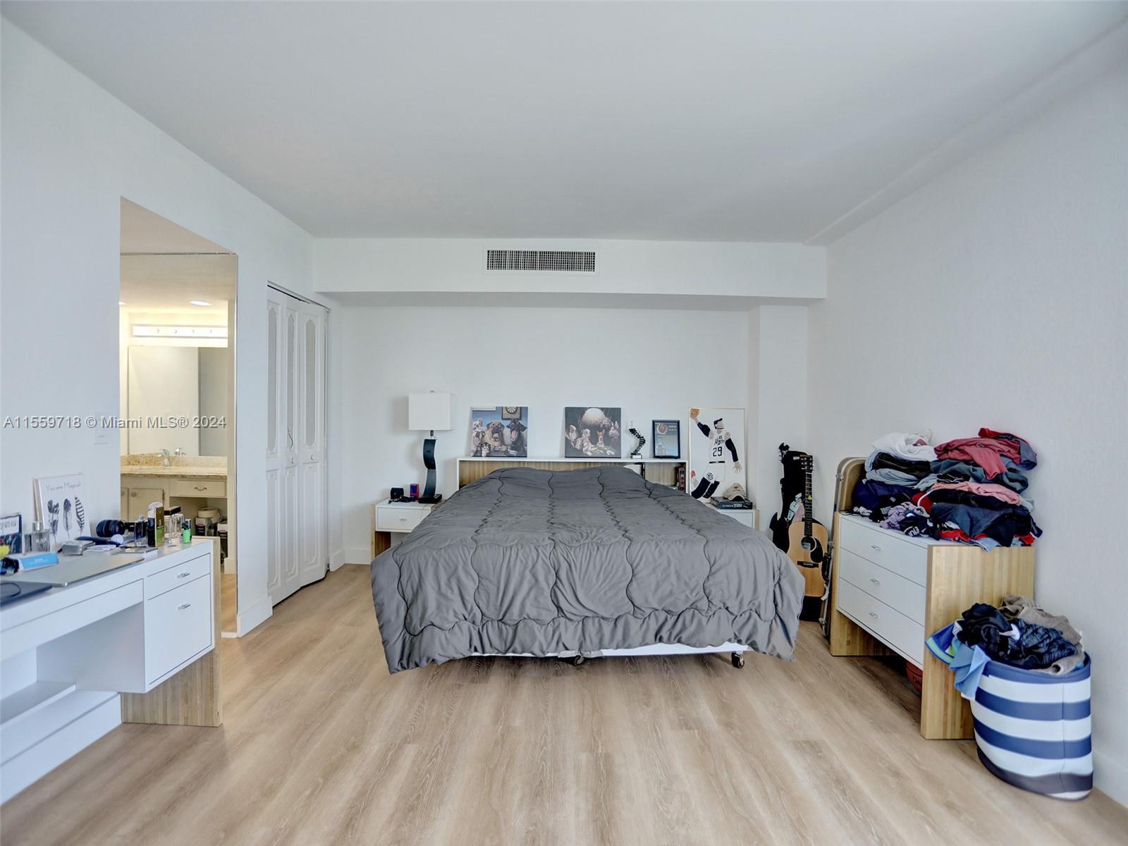 3375 N Country Club Dr 806, Aventura, Florida 33180, 2 Bedrooms Bedrooms, ,2 BathroomsBathrooms,Residential,For Sale,3375 N Country Club Dr 806,A11559718