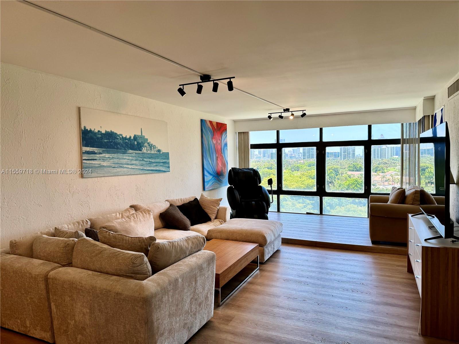 3375 N Country Club Dr 806, Aventura, Florida 33180, 2 Bedrooms Bedrooms, ,2 BathroomsBathrooms,Residential,For Sale,3375 N Country Club Dr 806,A11559718